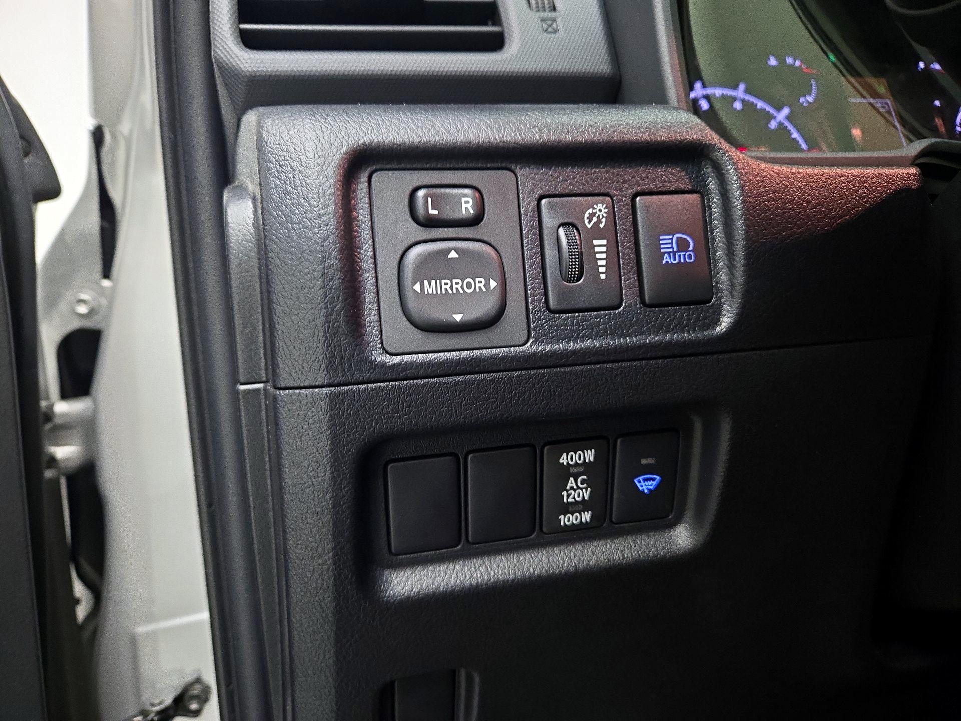 Thumbnail: 2022 Toyota 4Runner - 13