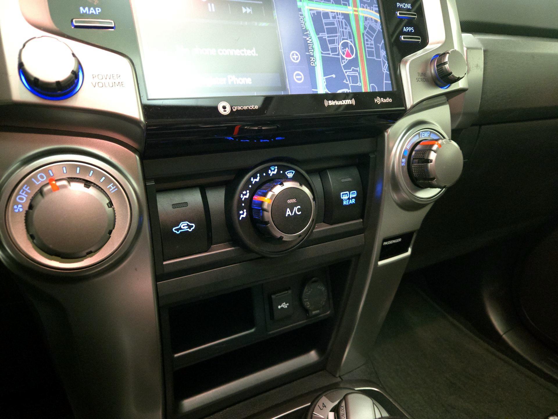 Thumbnail: 2022 Toyota 4Runner - 17