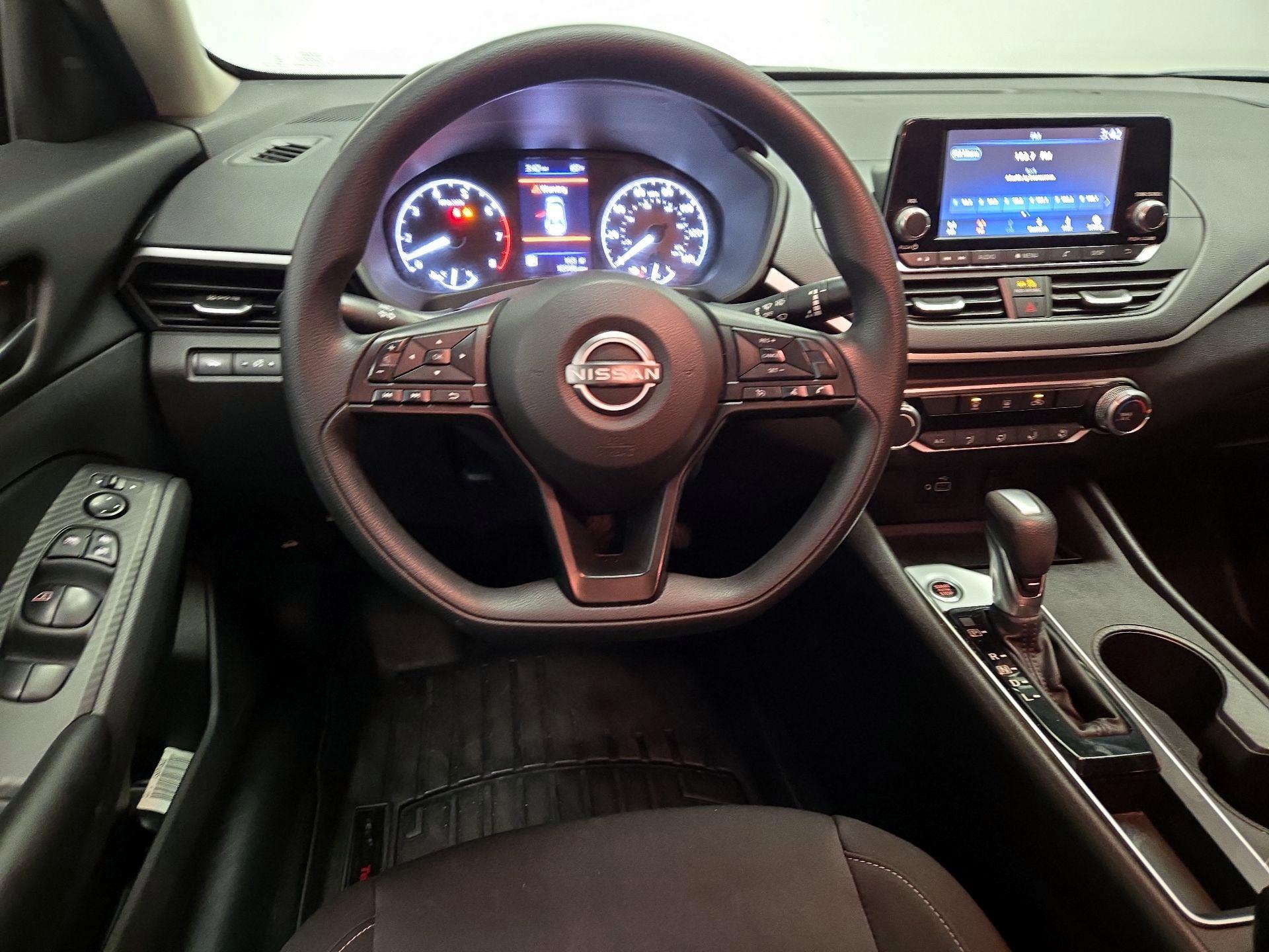 Thumbnail: 2023 Nissan Altima - 10