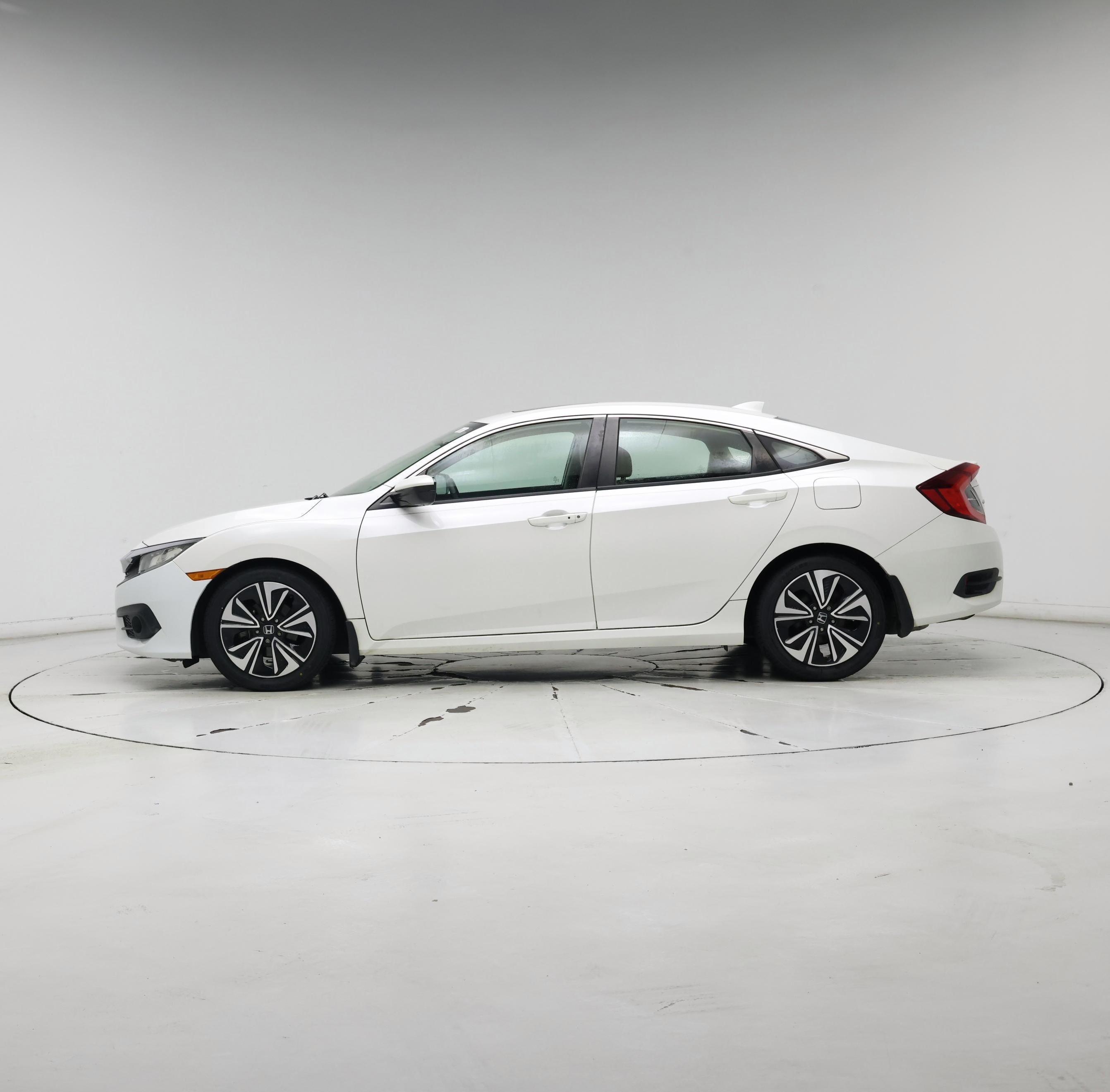 Thumbnail: 2016 Honda Civic - 3