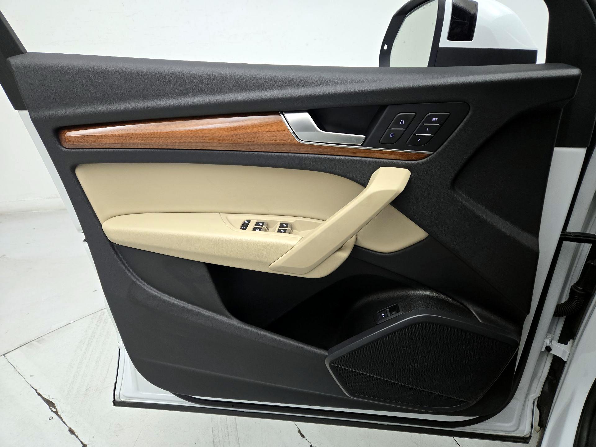 Thumbnail: 2023 Audi Q5 - 12