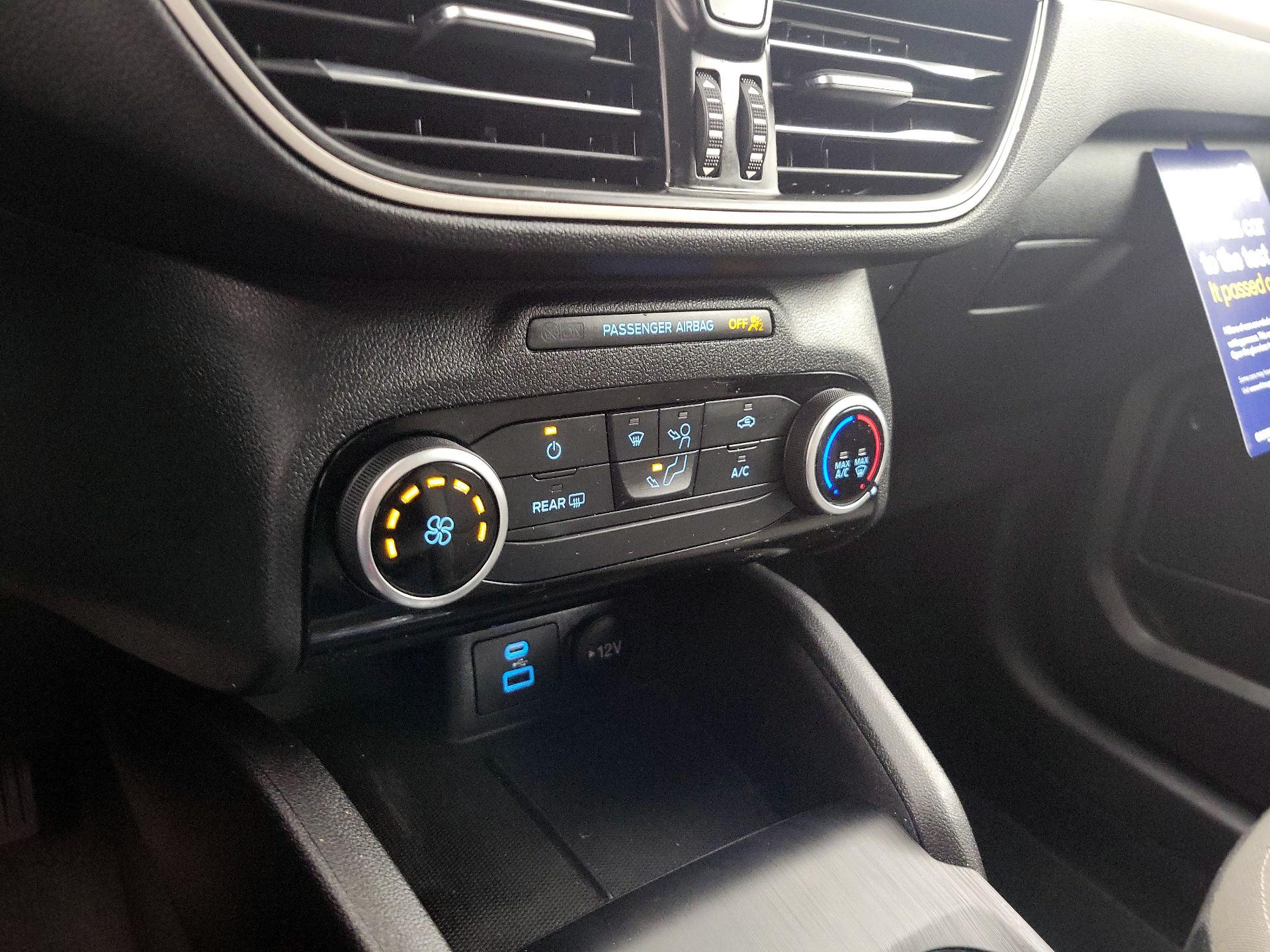 Thumbnail: 2022 Ford Escape - 16