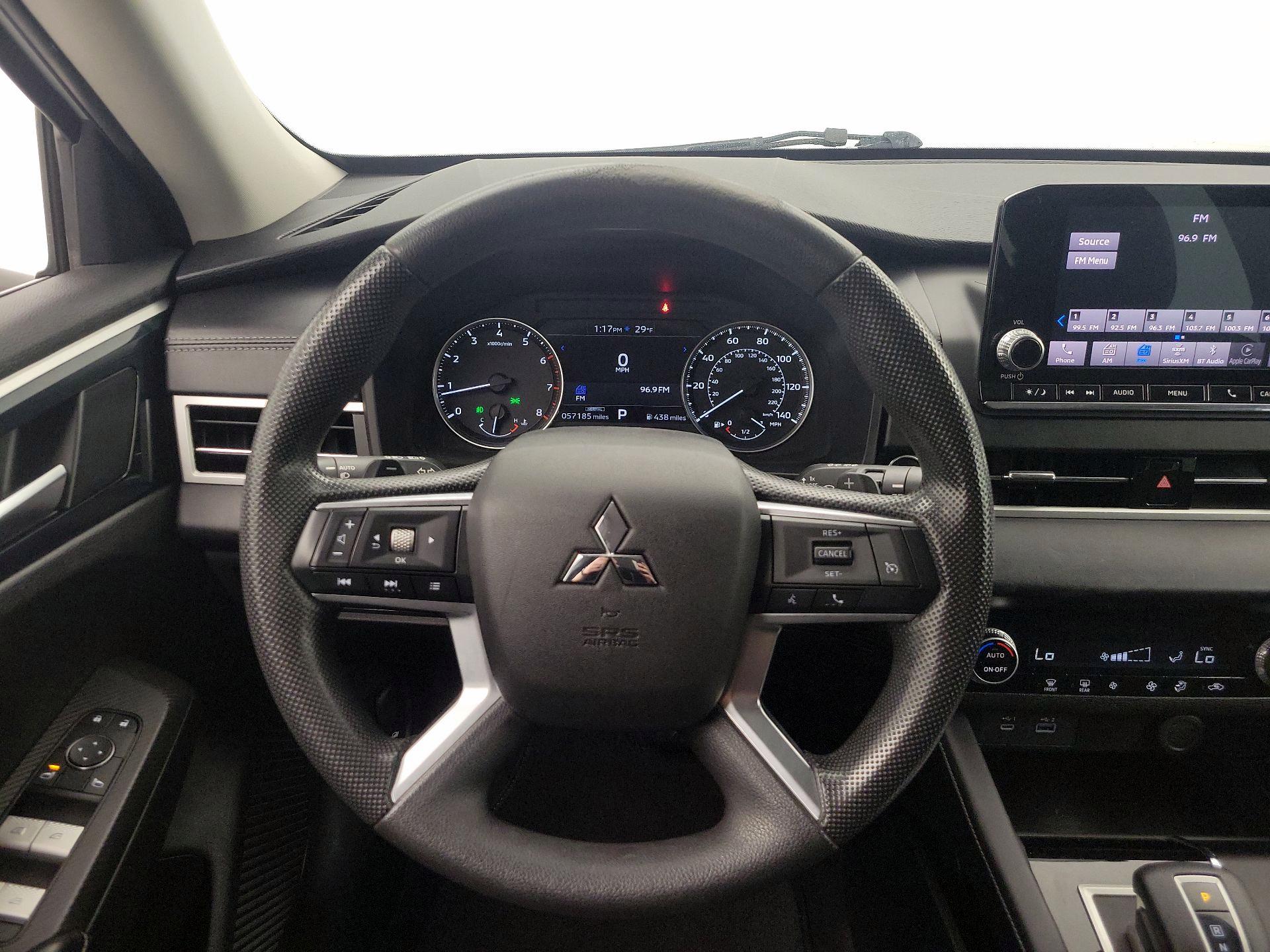 Thumbnail: 2022 Mitsubishi Outlander - 10