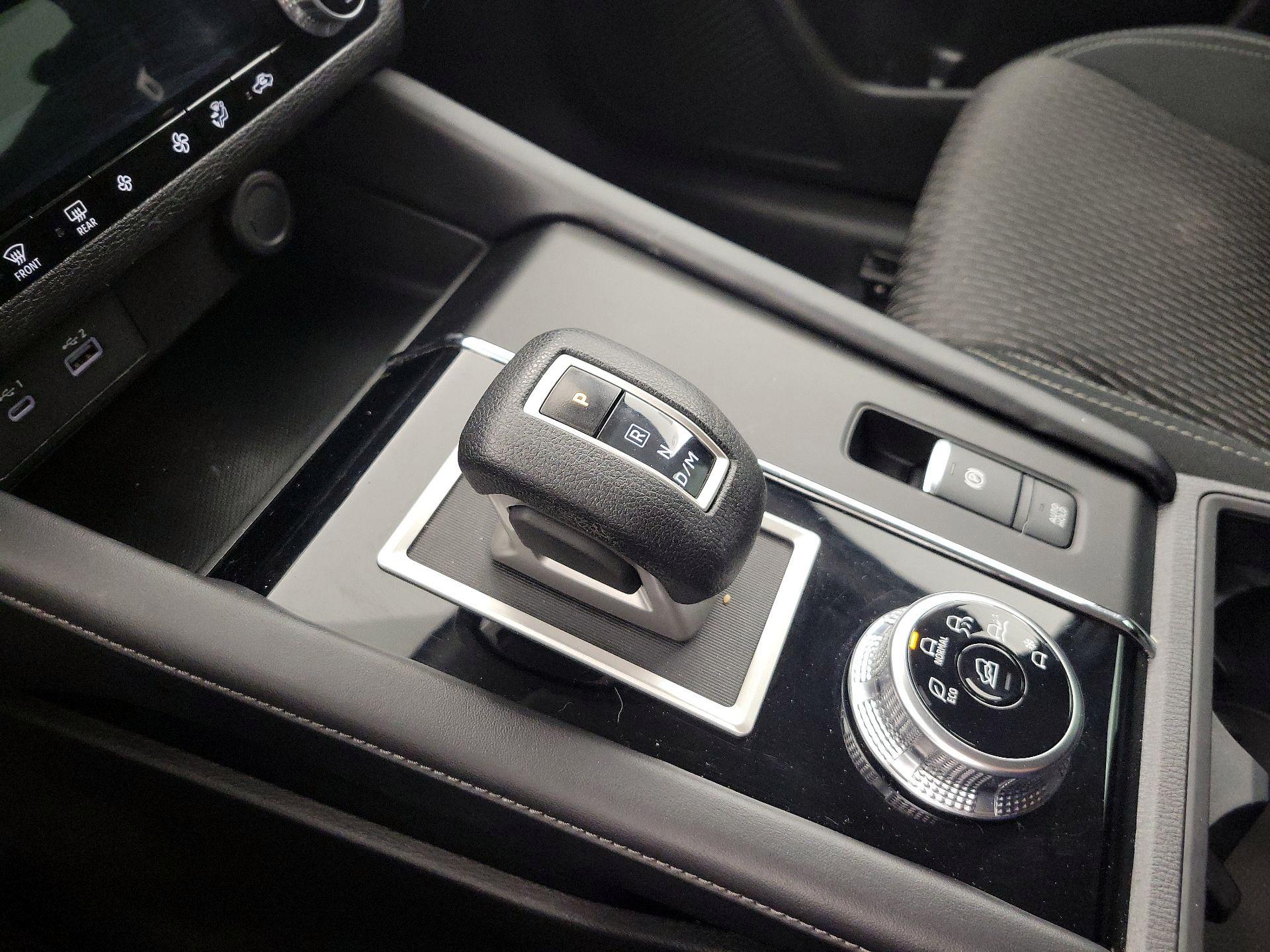 Thumbnail: 2022 Mitsubishi Outlander - 17