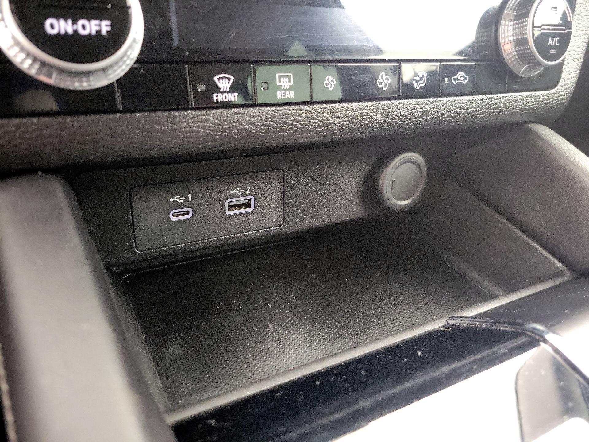 Thumbnail: 2022 Mitsubishi Outlander - 18