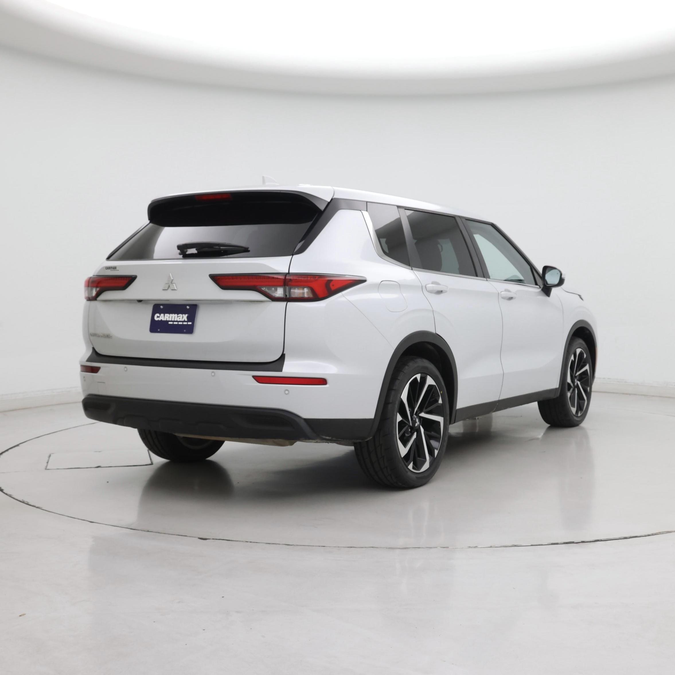 Thumbnail: 2022 Mitsubishi Outlander - 8