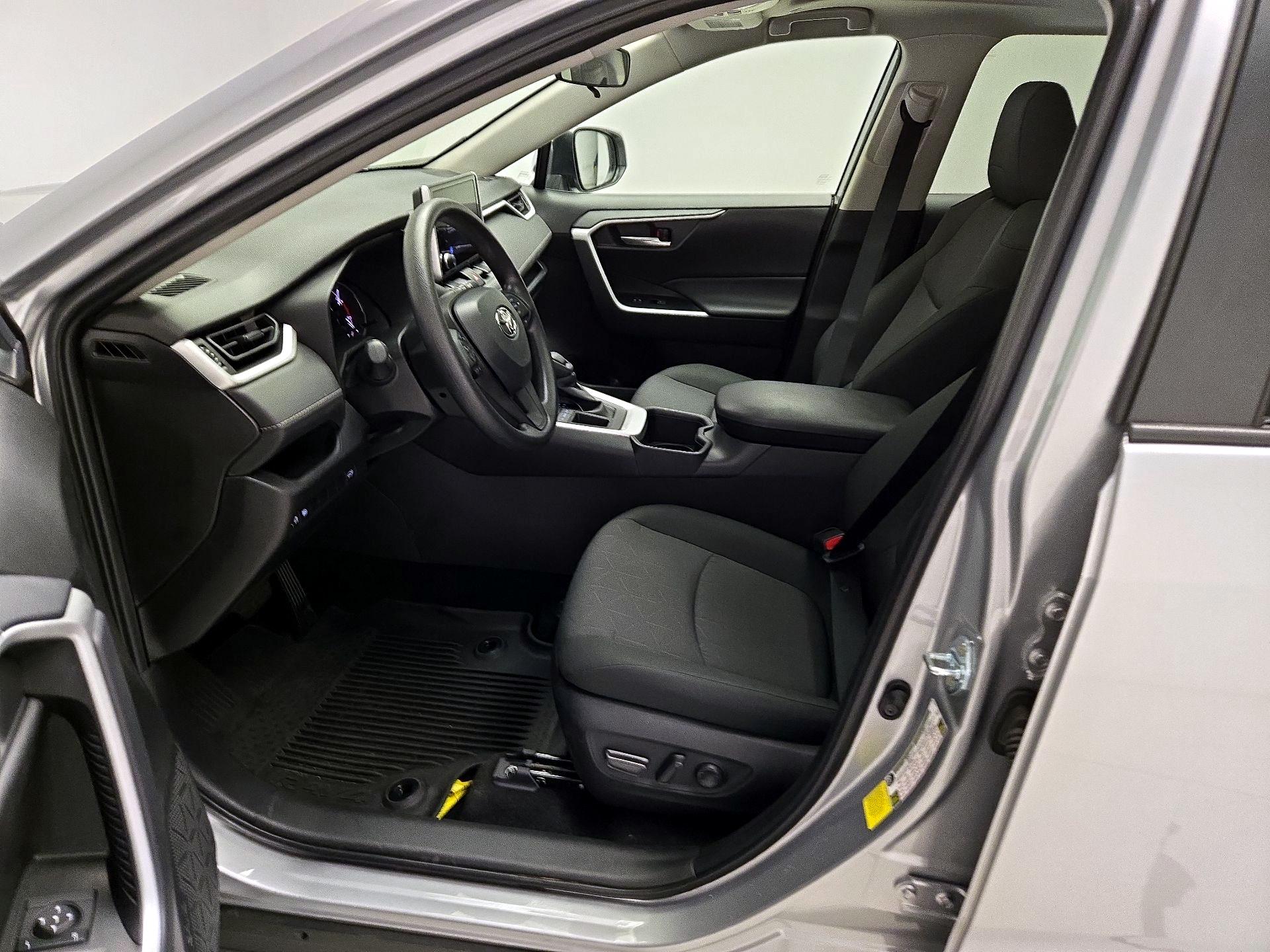 Thumbnail: 2025 Toyota RAV4 - 11