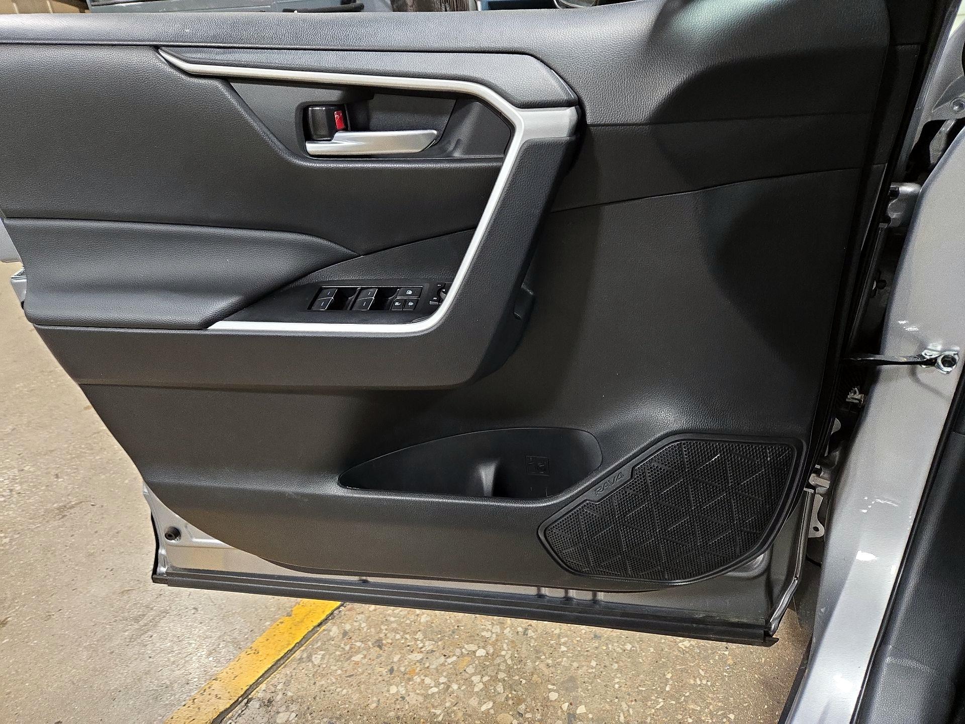 Thumbnail: 2025 Toyota RAV4 - 12