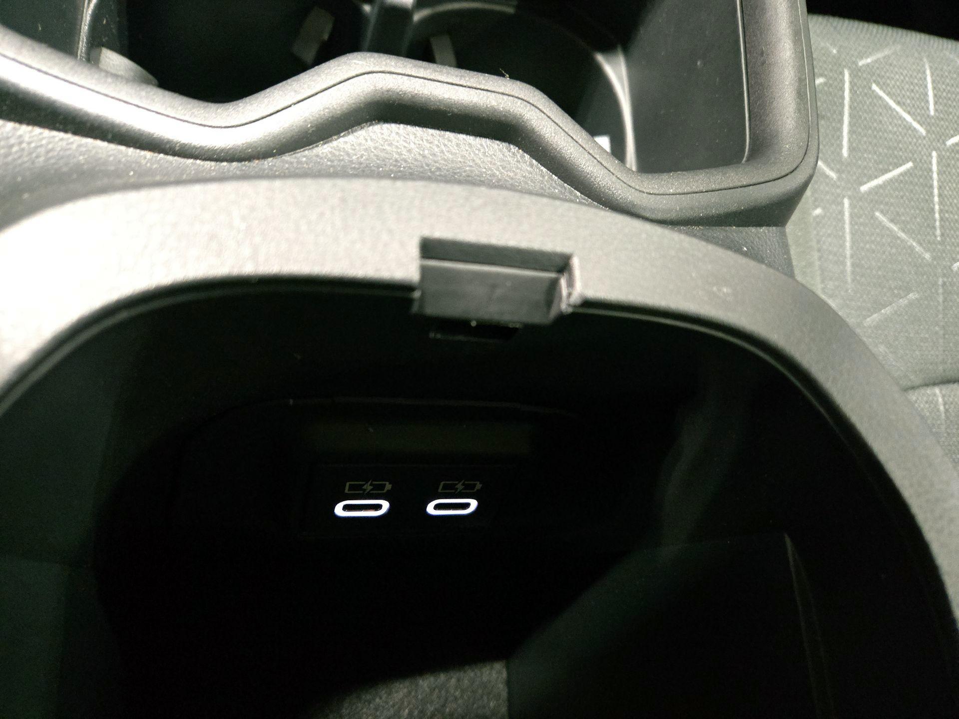 Thumbnail: 2025 Toyota RAV4 - 18