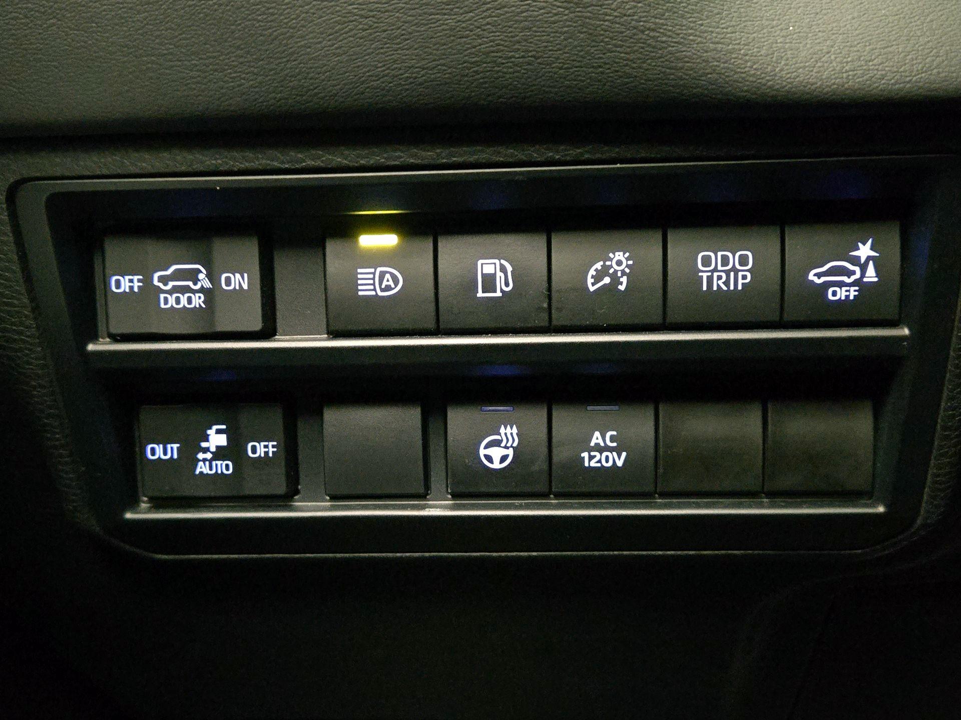 Thumbnail: 2023 Toyota Sequoia - 13