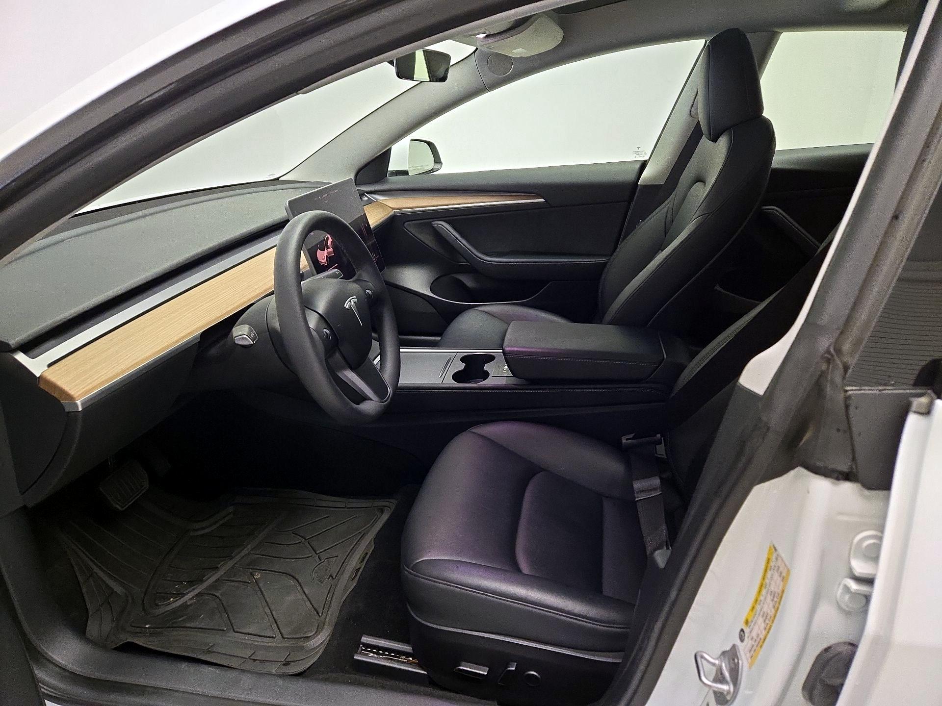 Thumbnail: 2023 Tesla Model 3 - 11