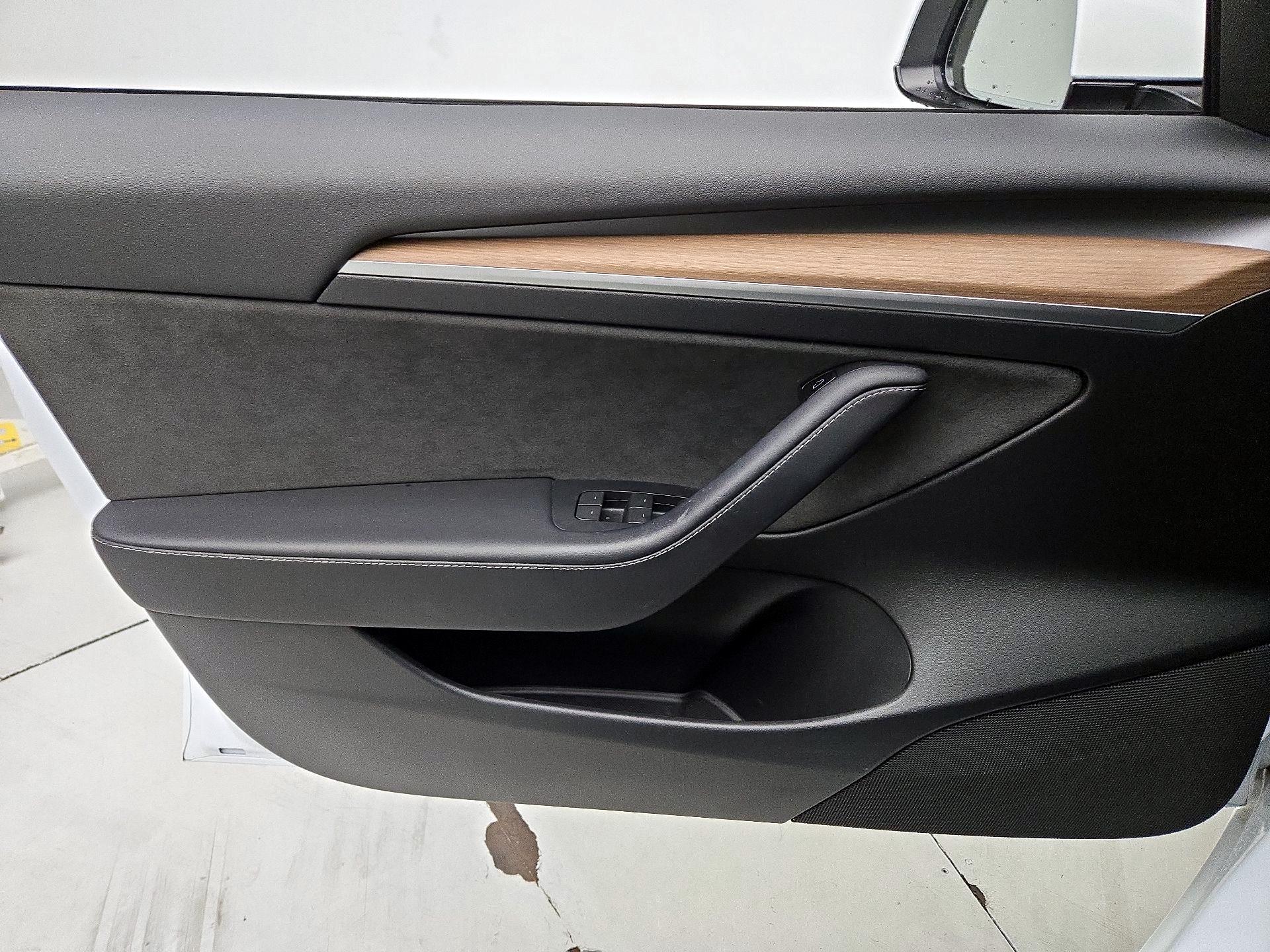 Thumbnail: 2023 Tesla Model 3 - 12