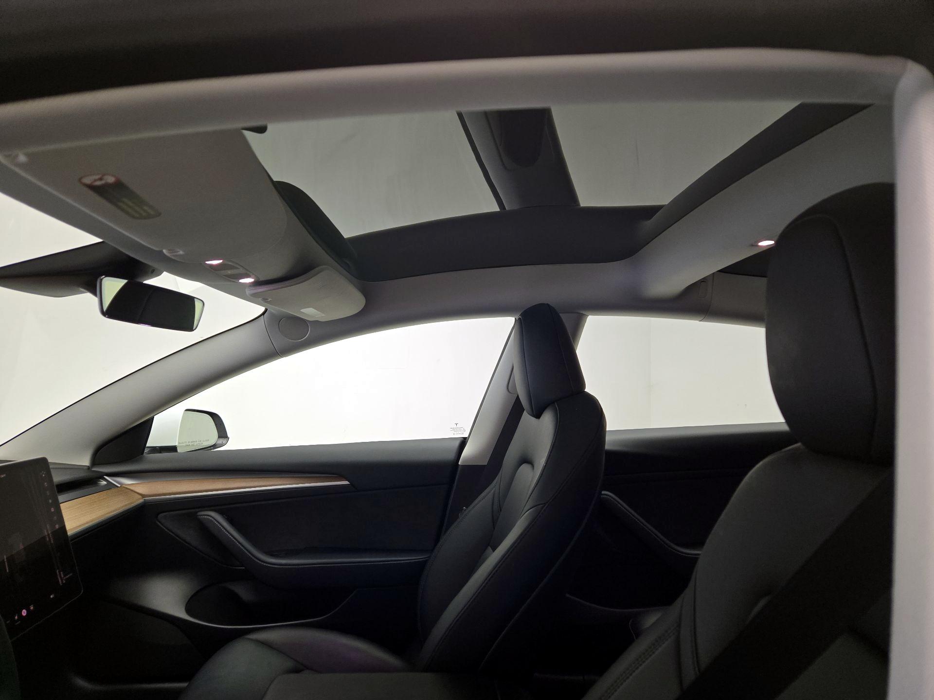 Thumbnail: 2023 Tesla Model 3 - 18