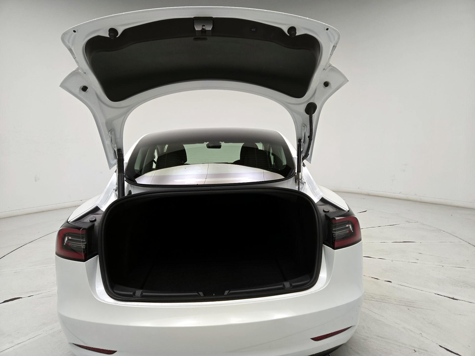 Thumbnail: 2023 Tesla Model 3 - 20