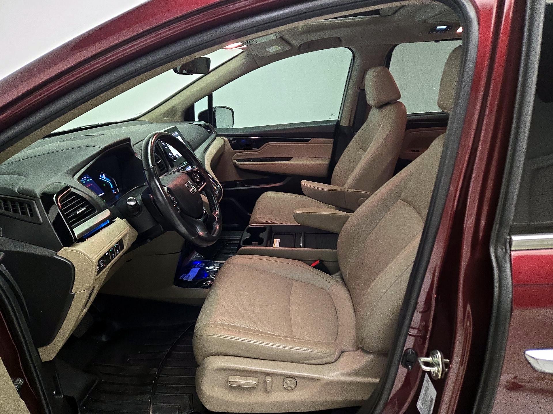 Thumbnail: 2019 Honda Odyssey - 11