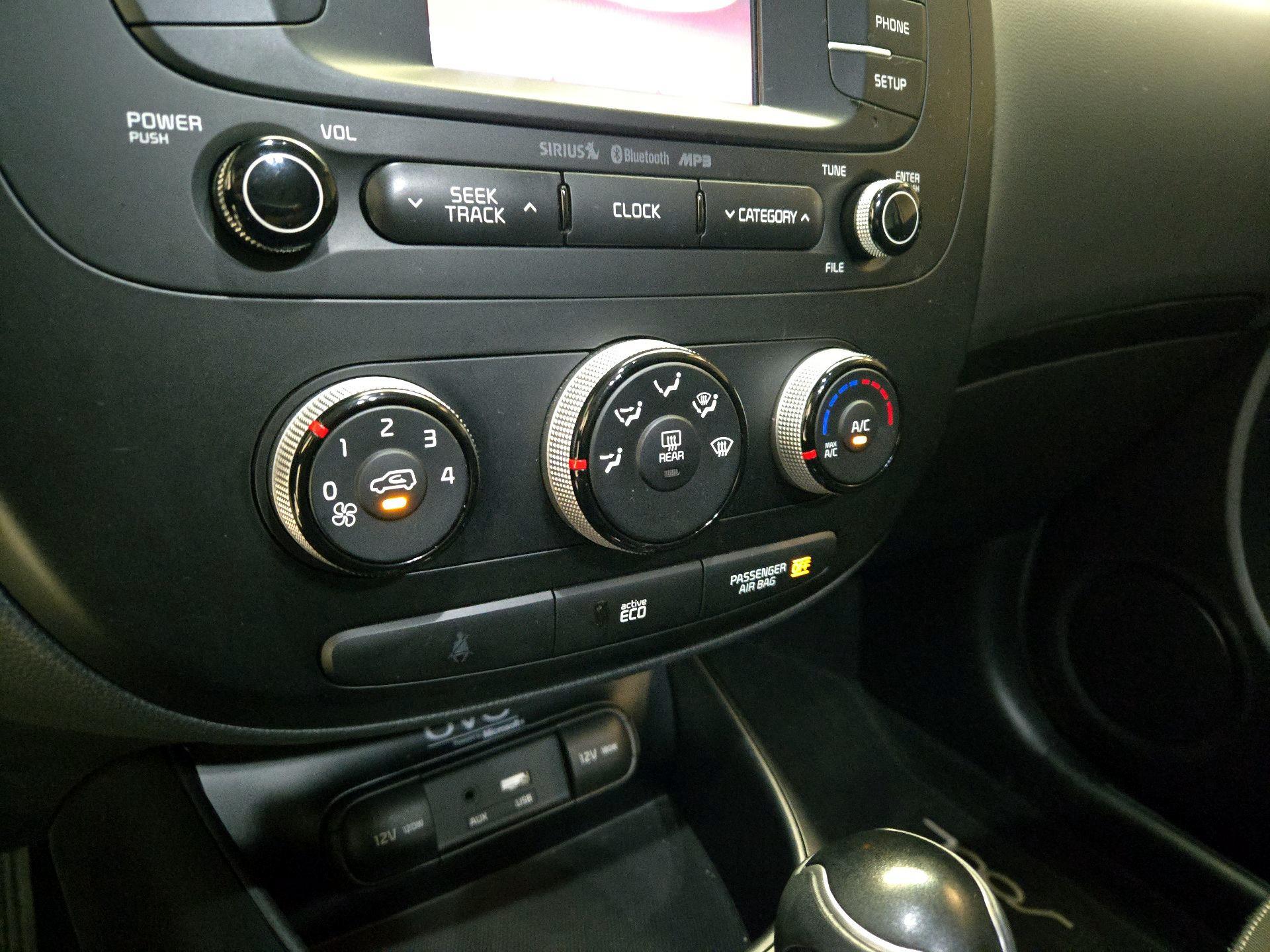 Thumbnail: 2015 Kia Soul - 15