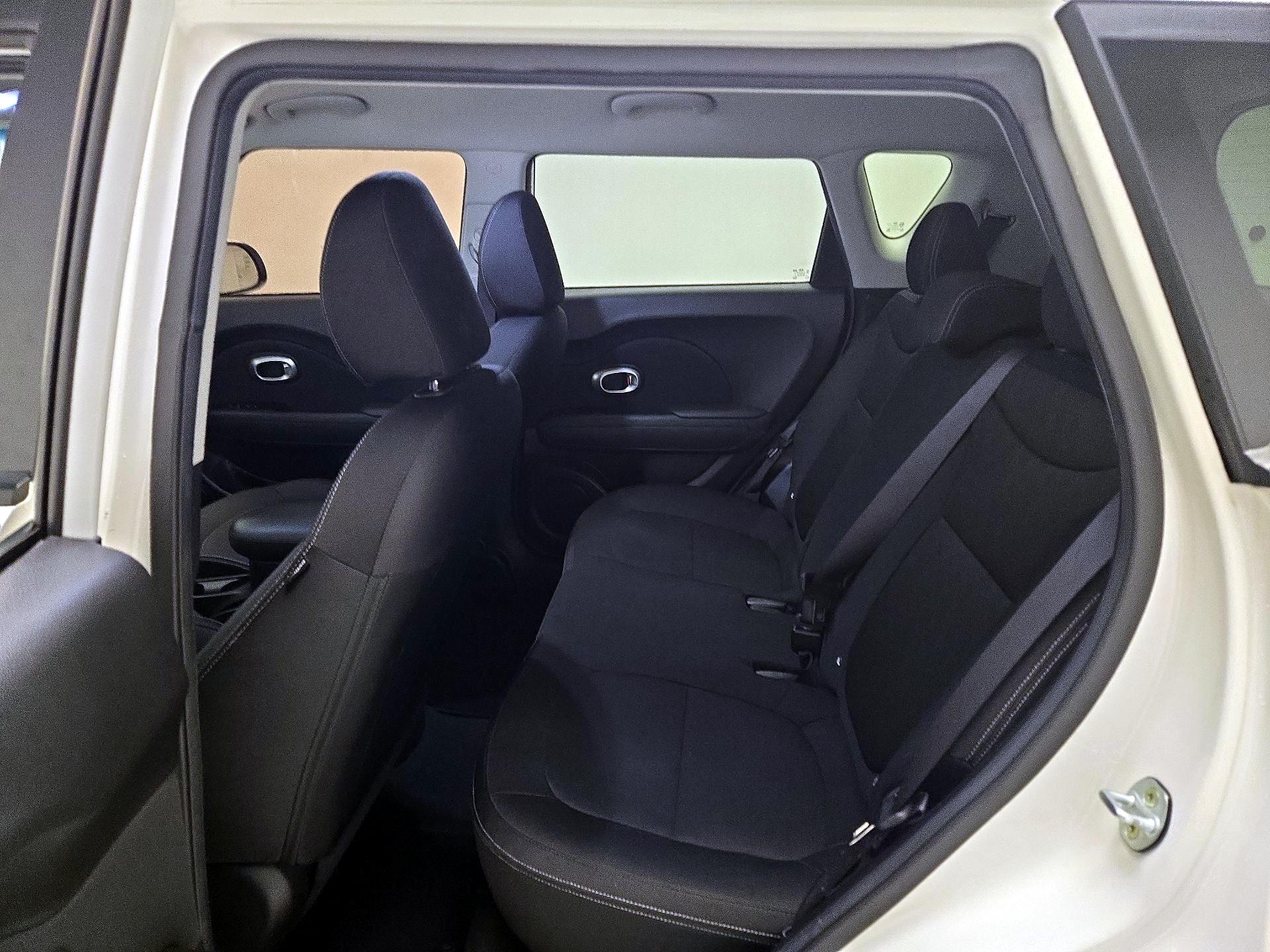 Thumbnail: 2015 Kia Soul - 18