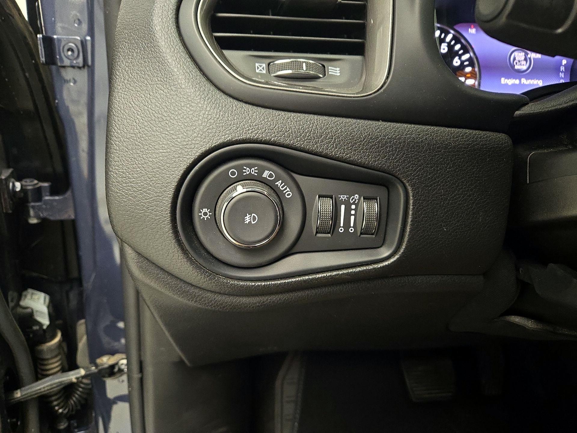 Thumbnail: 2022 Jeep Renegade - 13