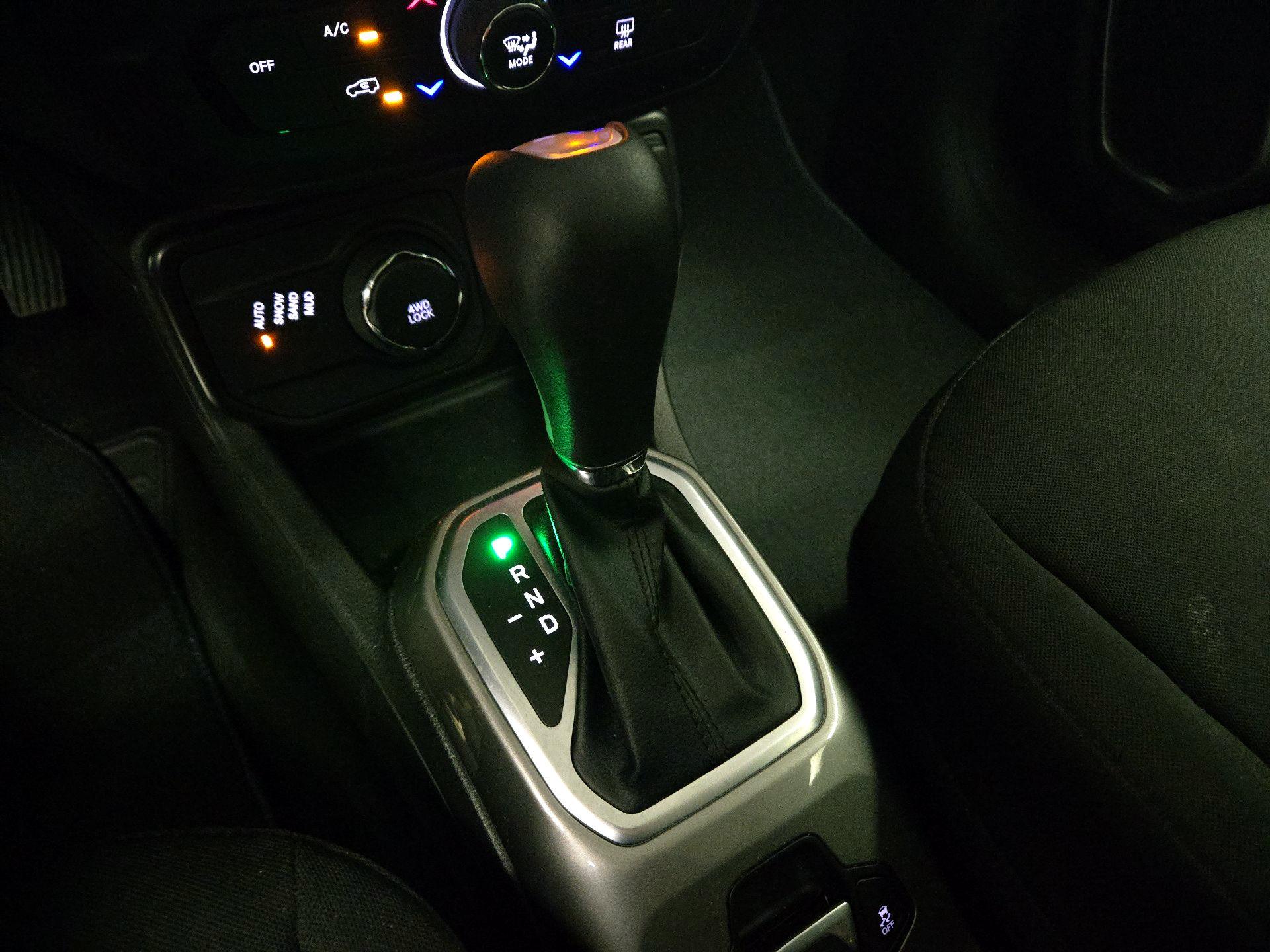 Thumbnail: 2022 Jeep Renegade - 18