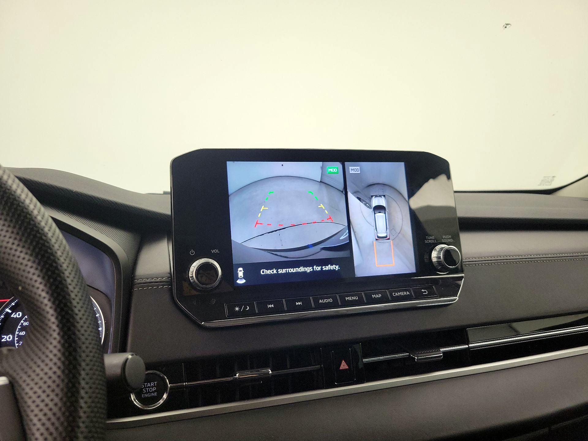 Thumbnail: 2023 Mitsubishi Outlander - 14