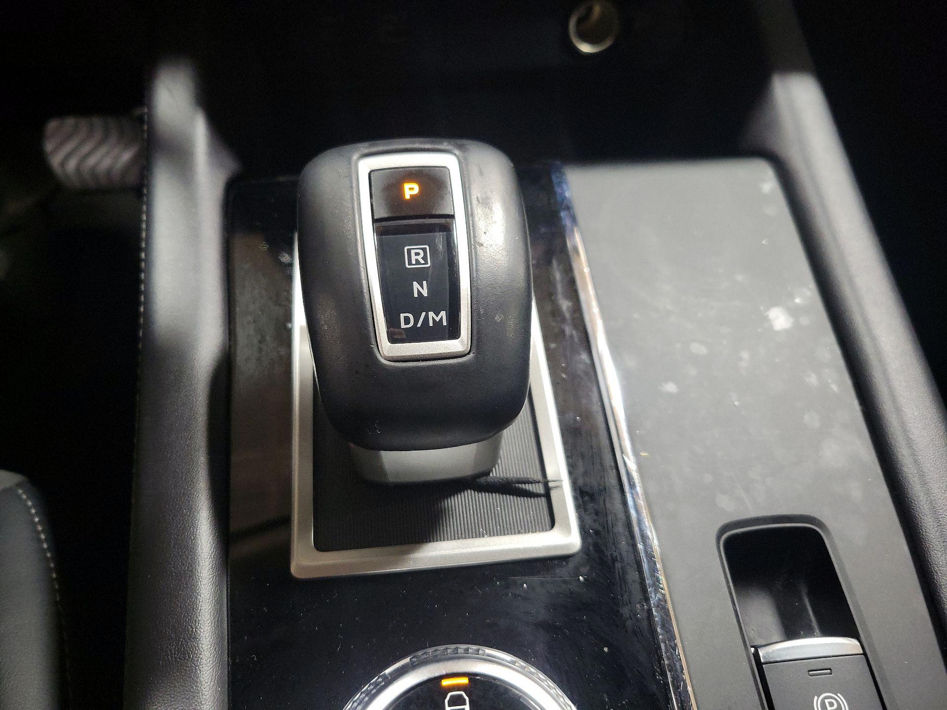 Thumbnail: 2023 Mitsubishi Outlander - 17