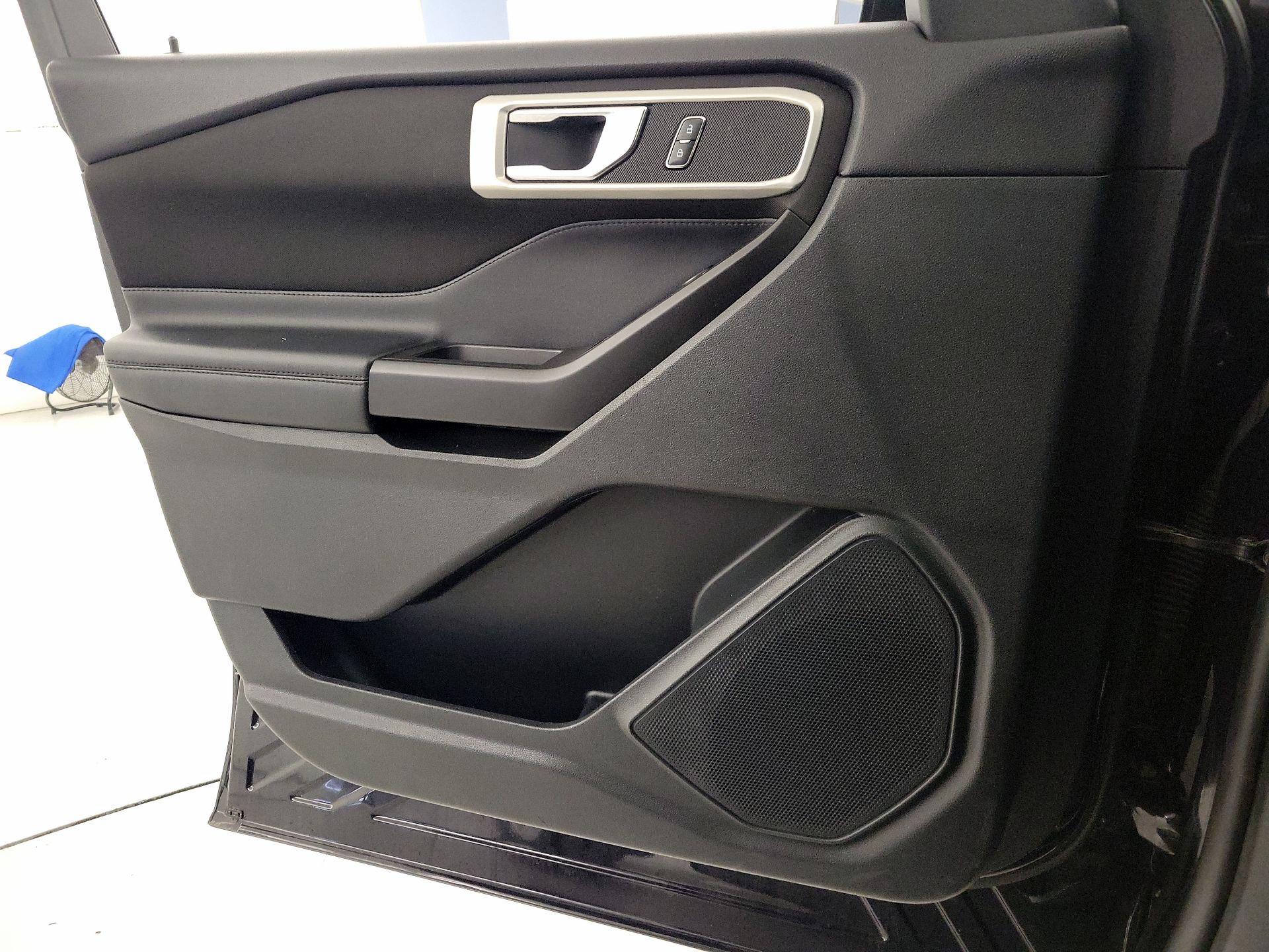 Thumbnail: 2020 Ford Explorer - 12