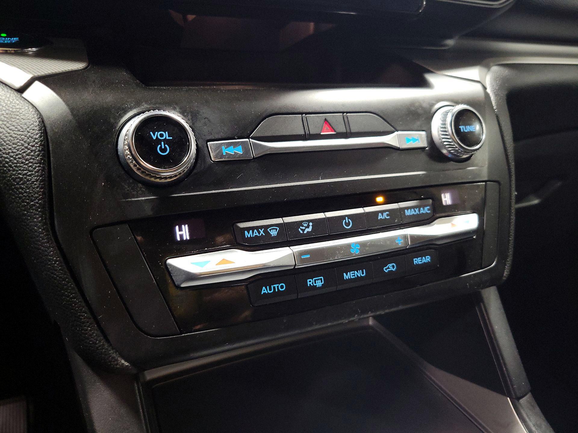 Thumbnail: 2020 Ford Explorer - 16