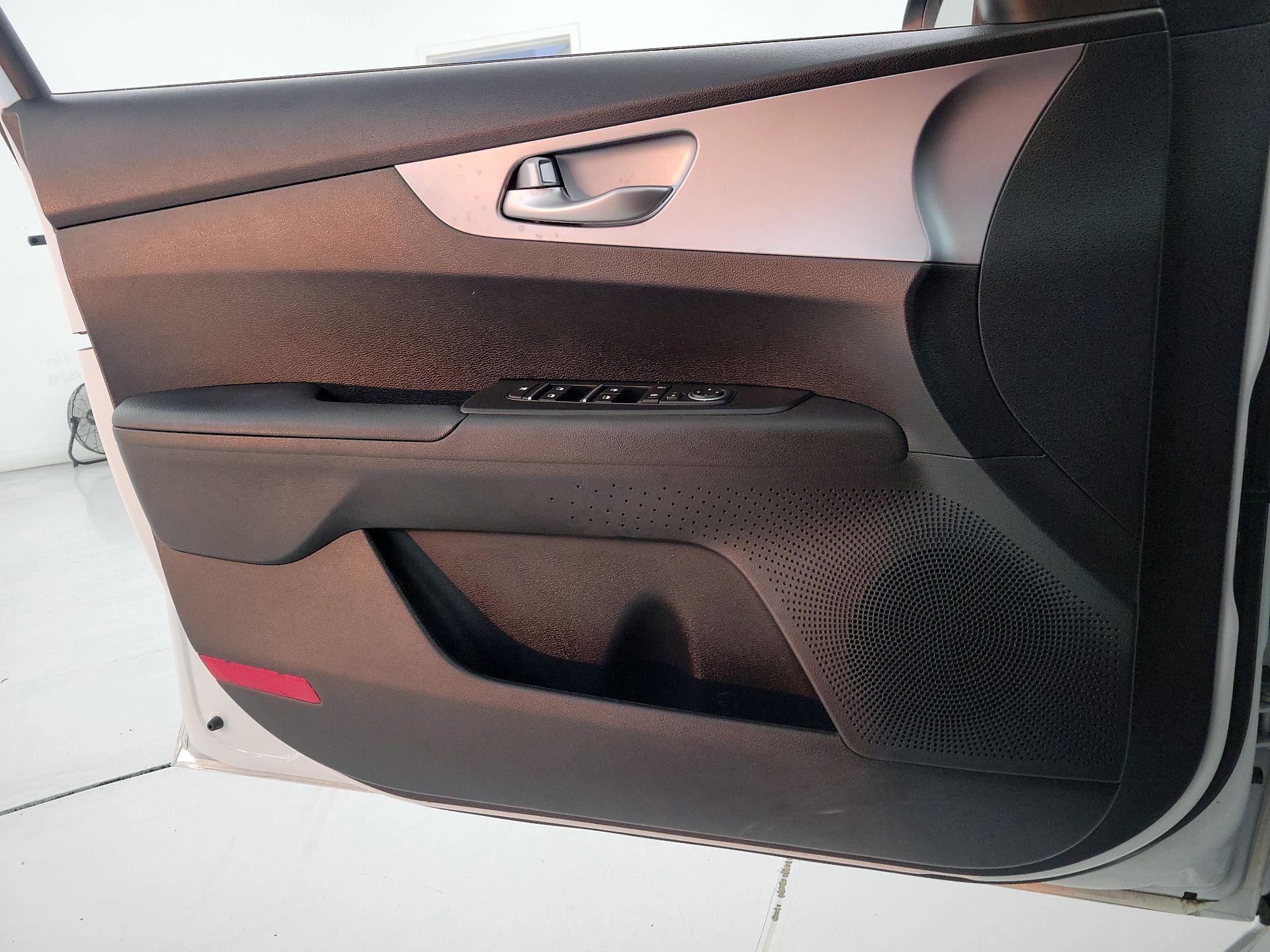 Thumbnail: 2023 Kia Forte - 12