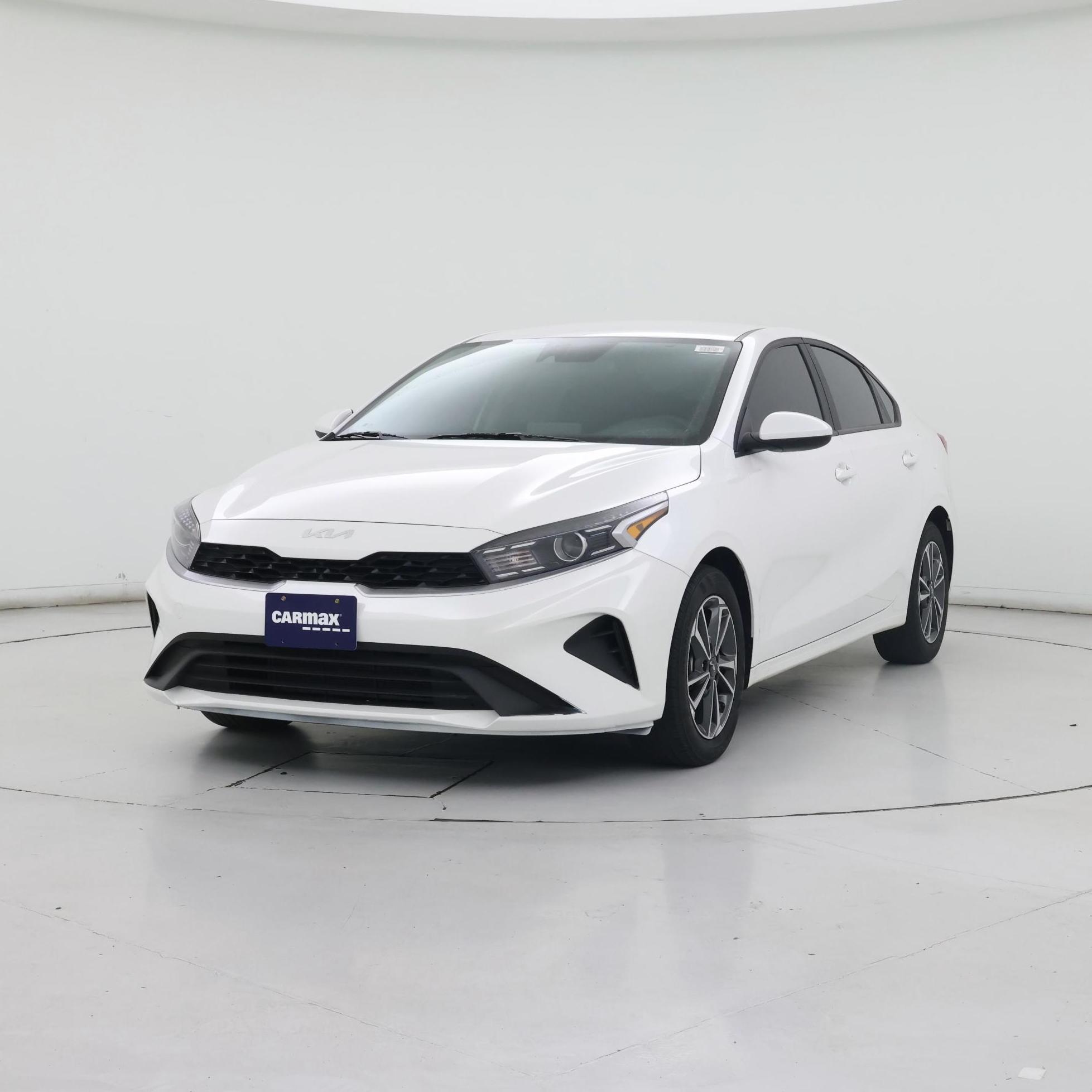 Thumbnail: 2023 Kia Forte - 4