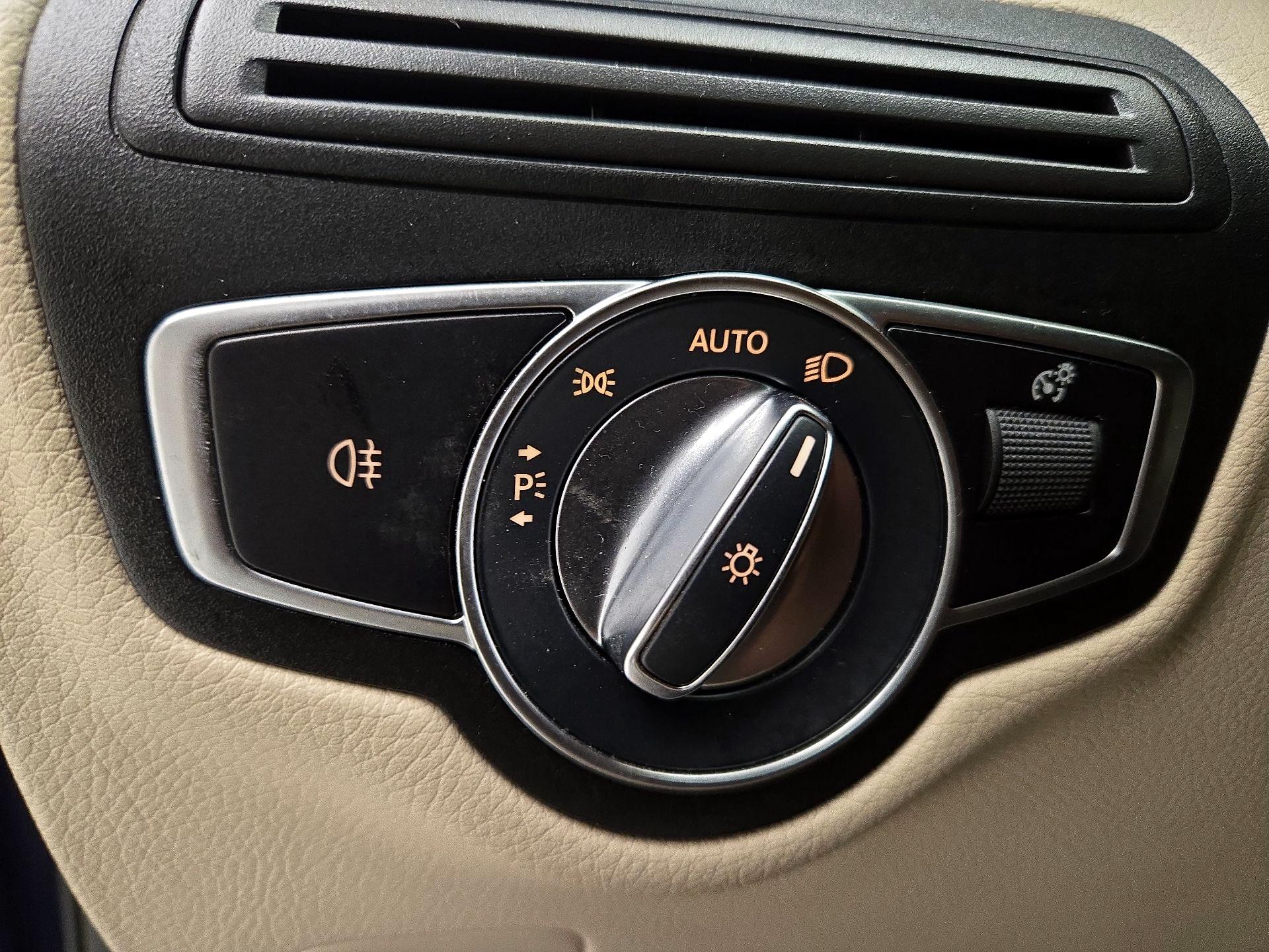 Thumbnail: 2021 Mercedes-Benz GLC - 13