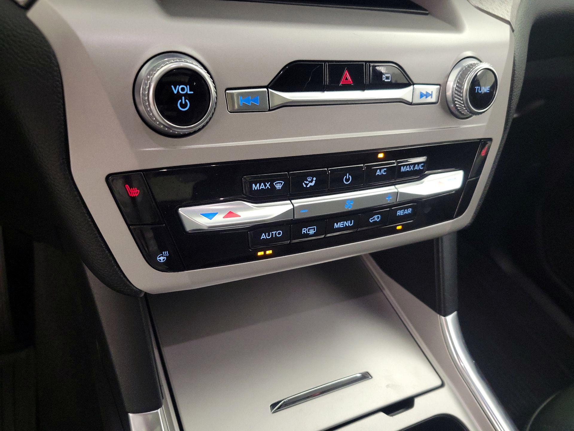 Thumbnail: 2023 Ford Explorer - 17