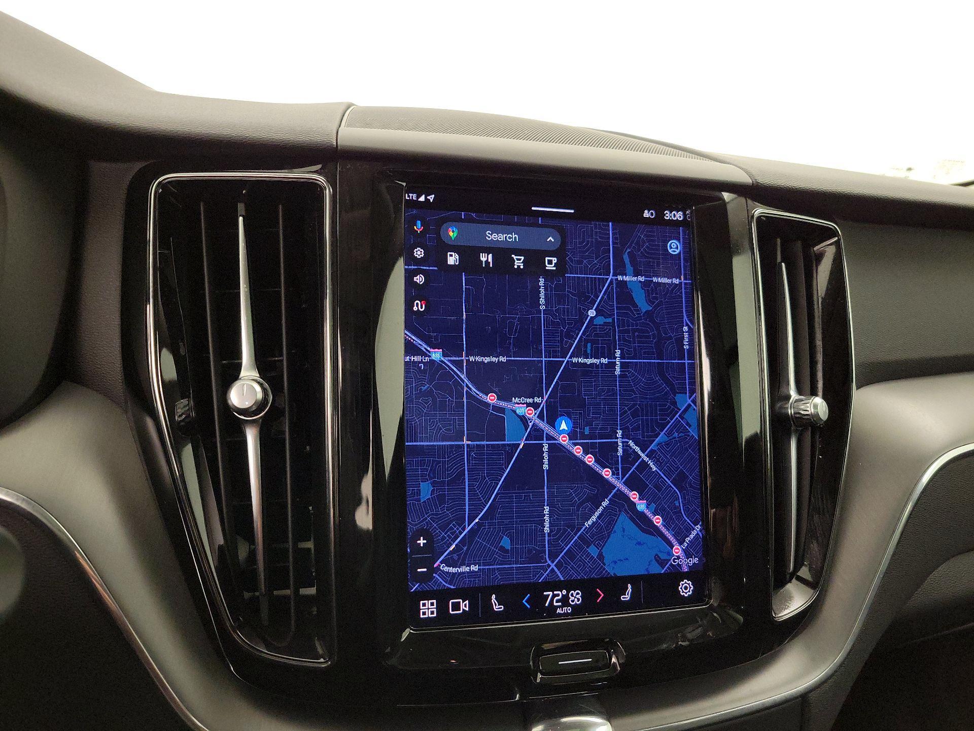 Thumbnail: 2022 Volvo XC60 - 14