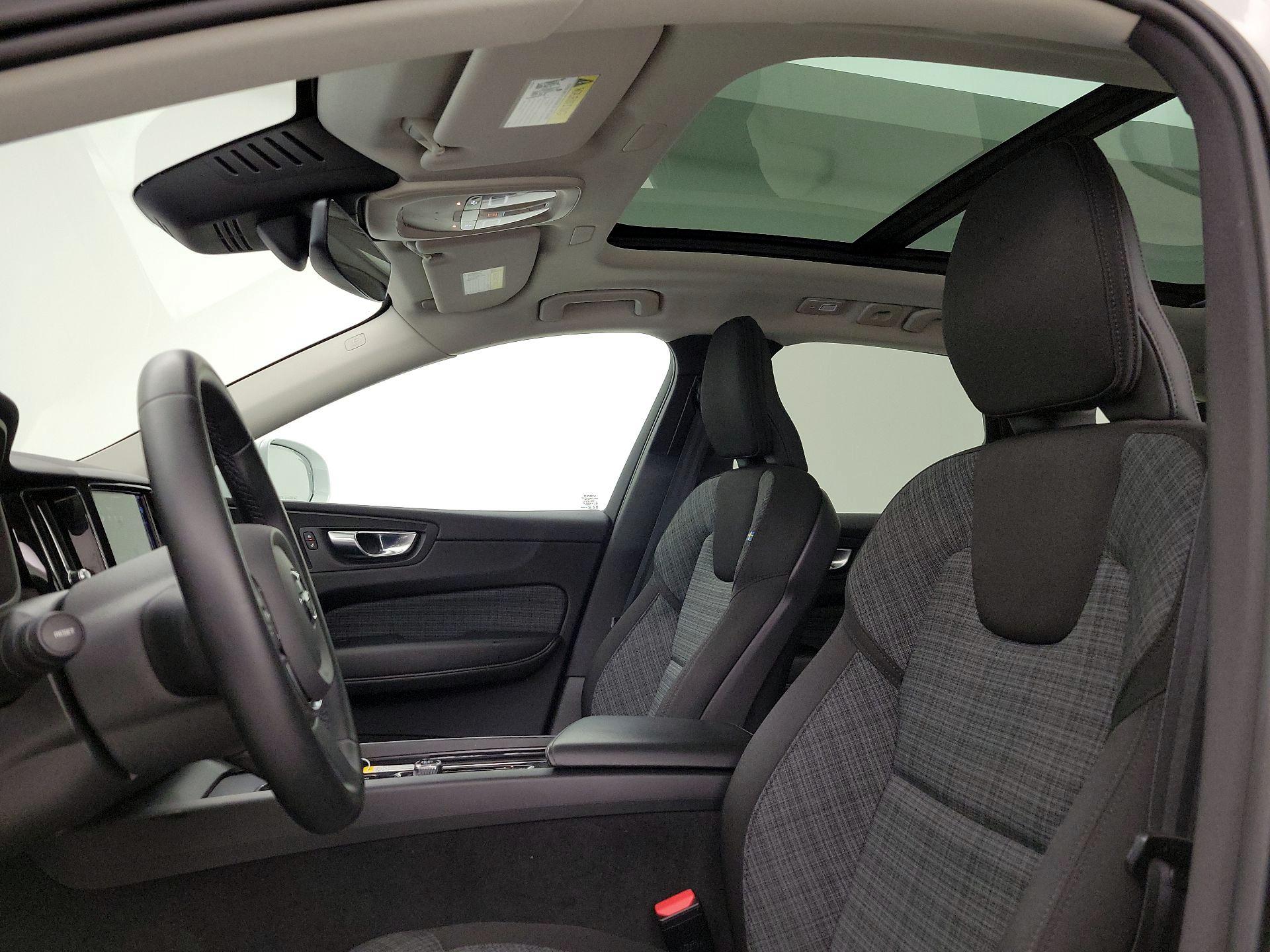 Thumbnail: 2022 Volvo XC60 - 19