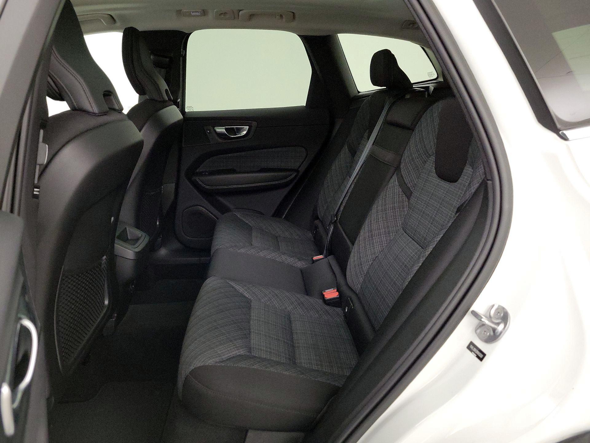 Thumbnail: 2022 Volvo XC60 - 20