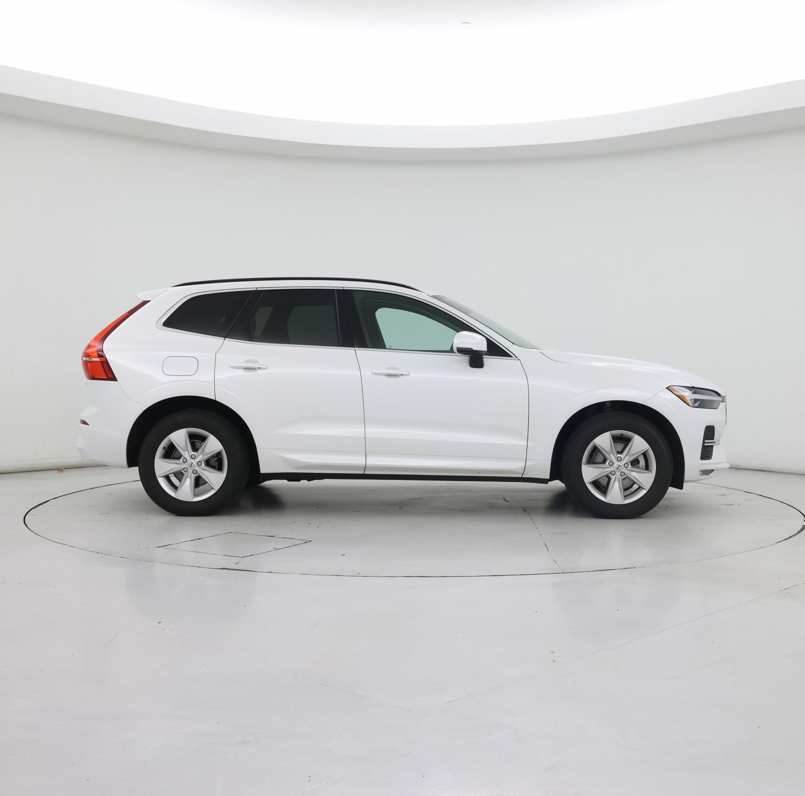 Thumbnail: 2022 Volvo XC60 - 7