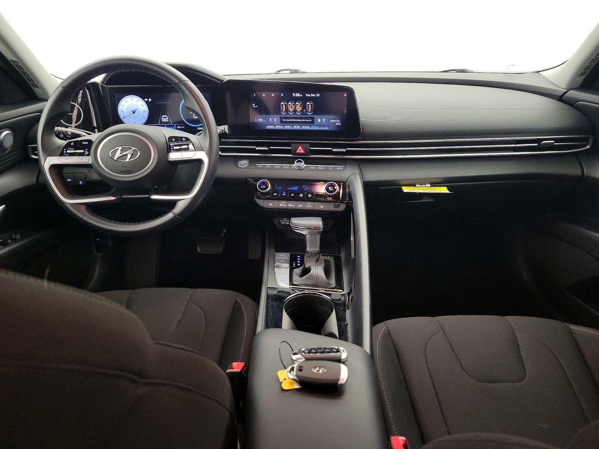 Thumbnail: 2023 Hyundai Elantra - 9