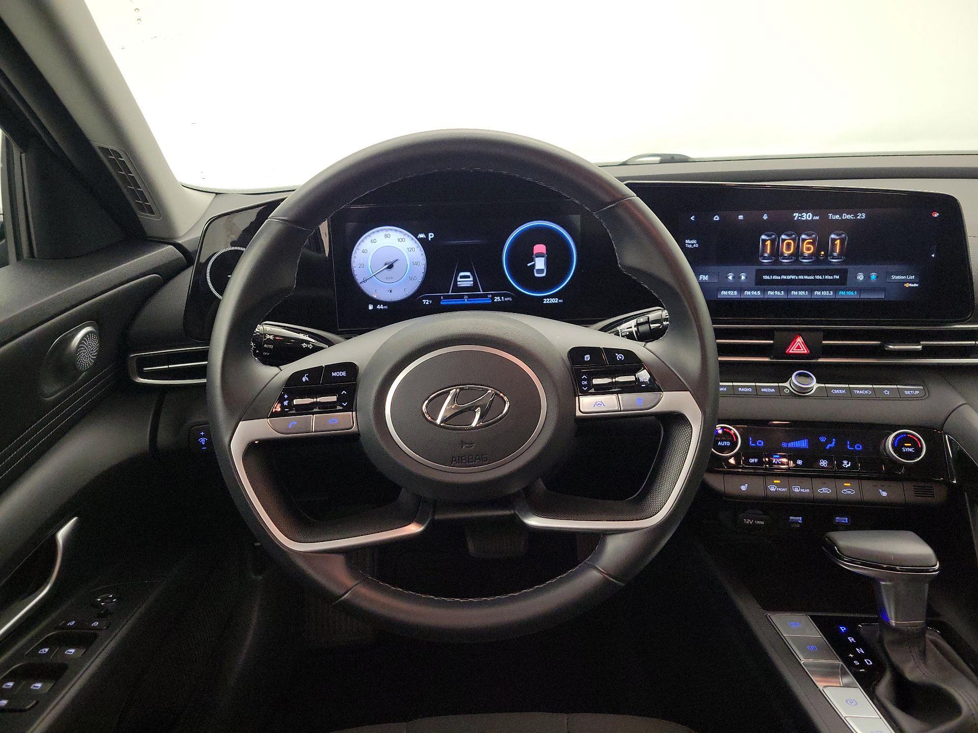 Thumbnail: 2023 Hyundai Elantra - 10