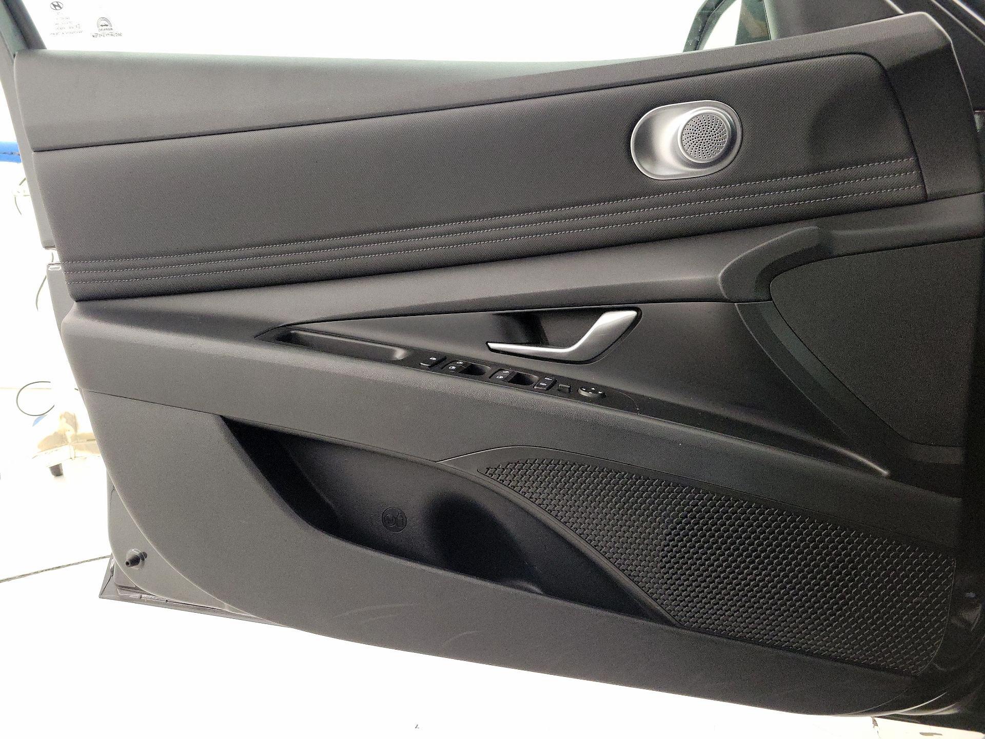 Thumbnail: 2023 Hyundai Elantra - 12