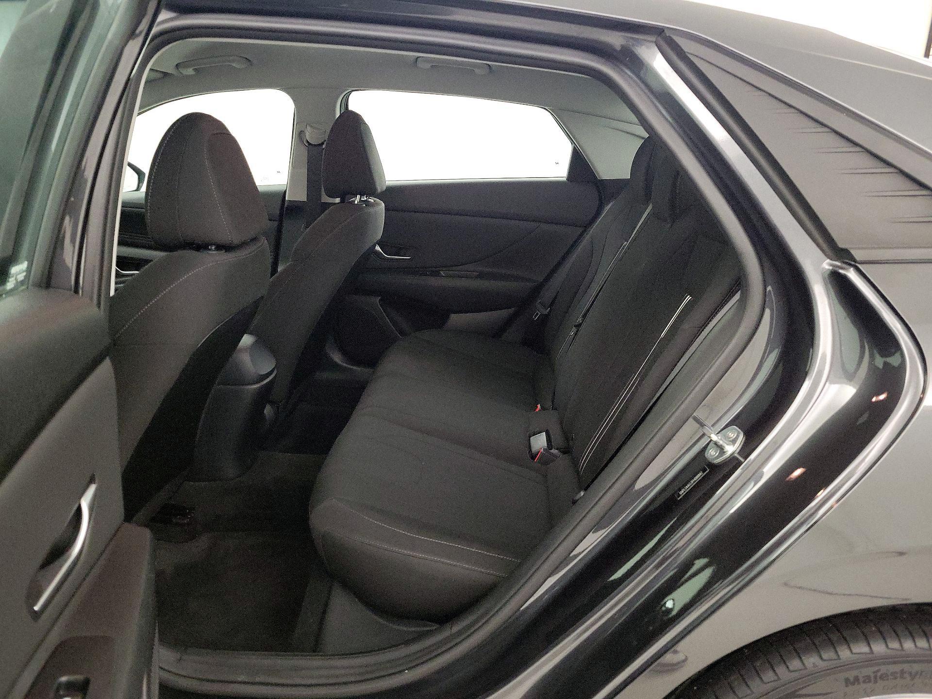 Thumbnail: 2023 Hyundai Elantra - 18