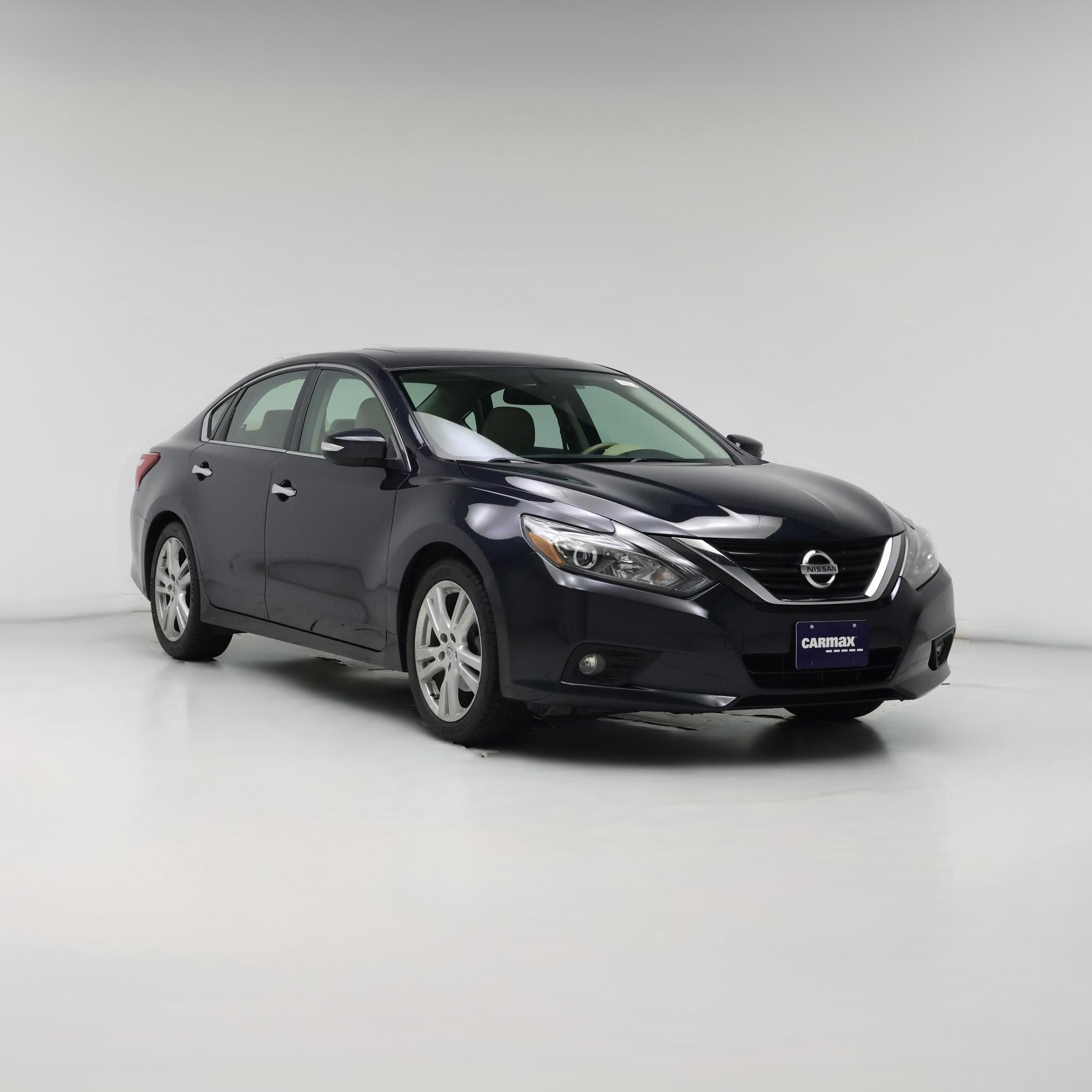 Thumbnail: 2017 Nissan Altima - 1