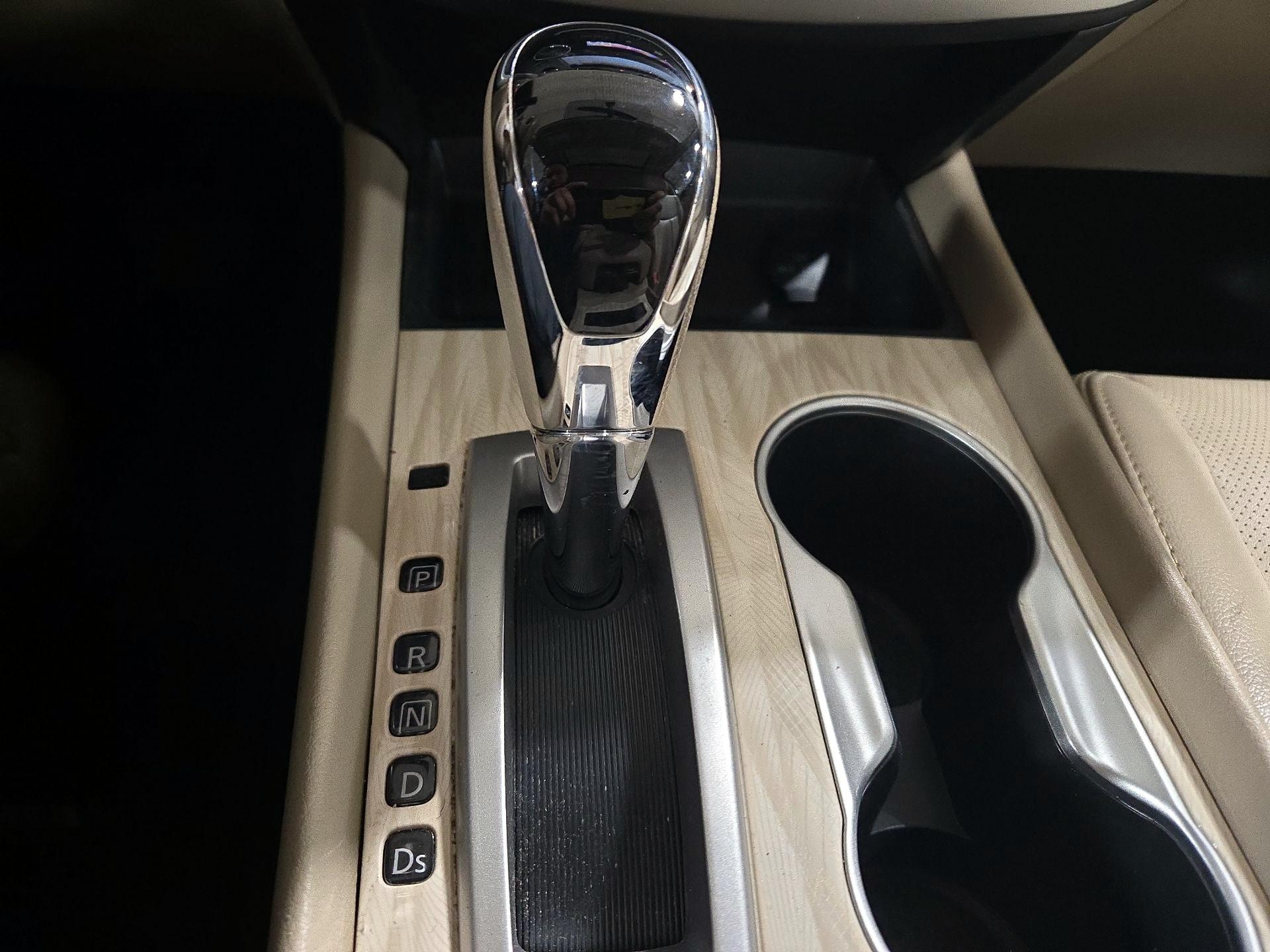 Thumbnail: 2017 Nissan Altima - 18