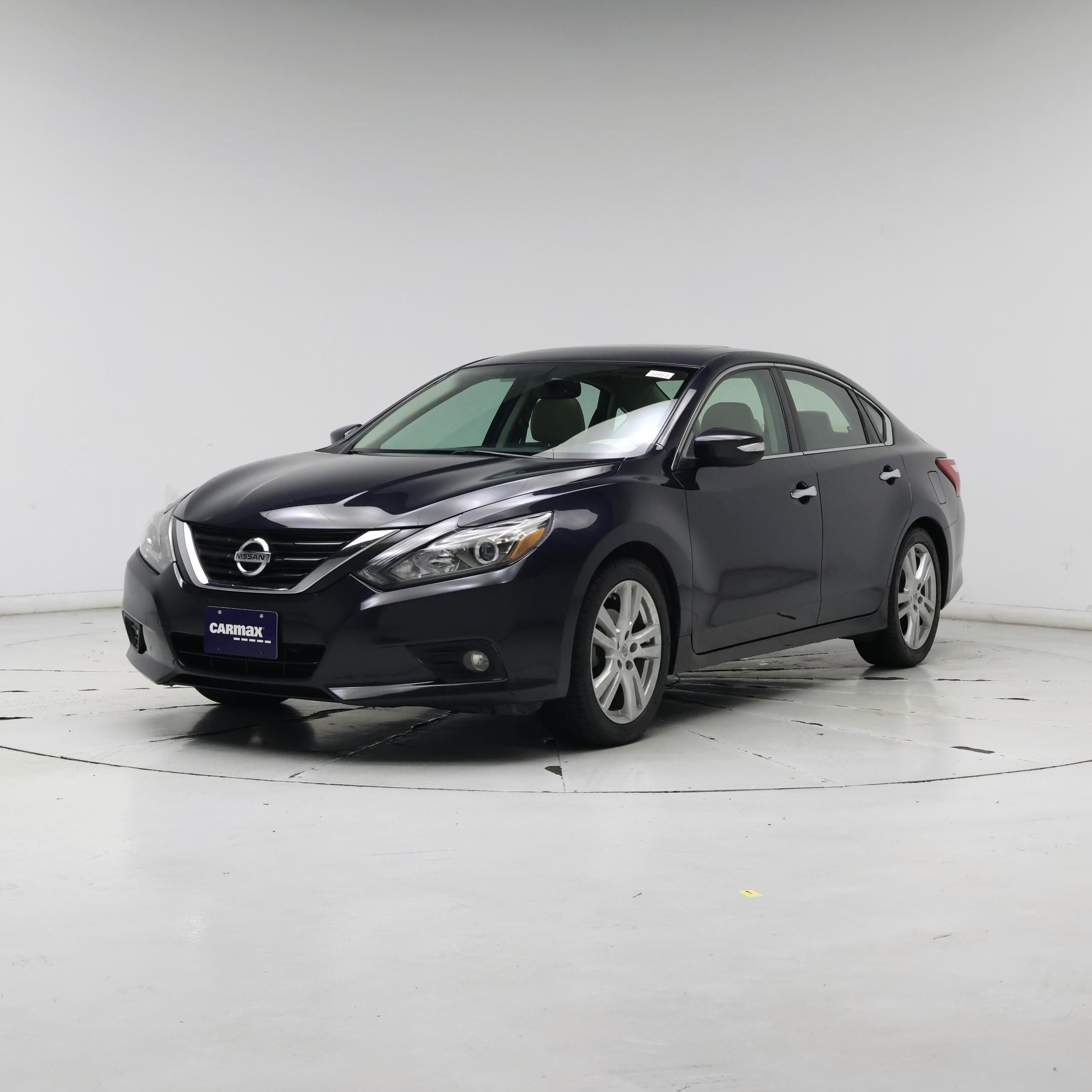 Thumbnail: 2017 Nissan Altima - 4