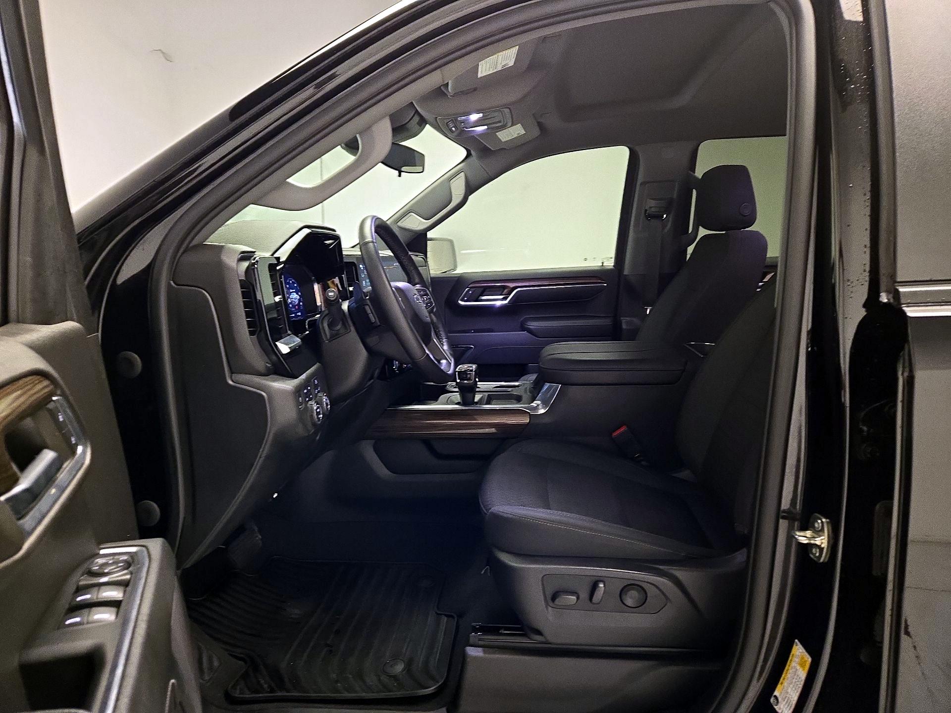 Thumbnail: 2023 Chevrolet Silverado 1500 - 11