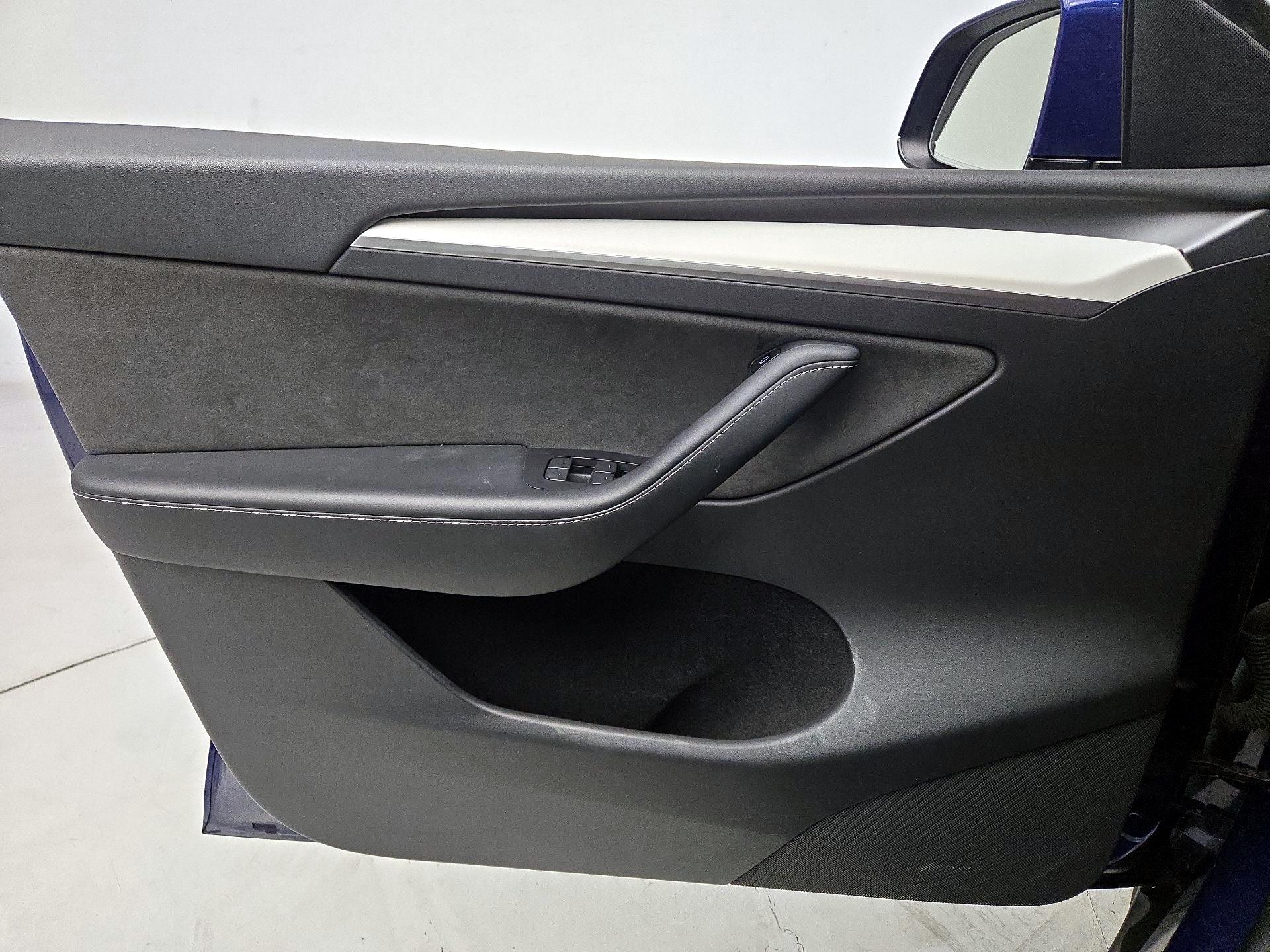 Thumbnail: 2022 Tesla Model Y - 12