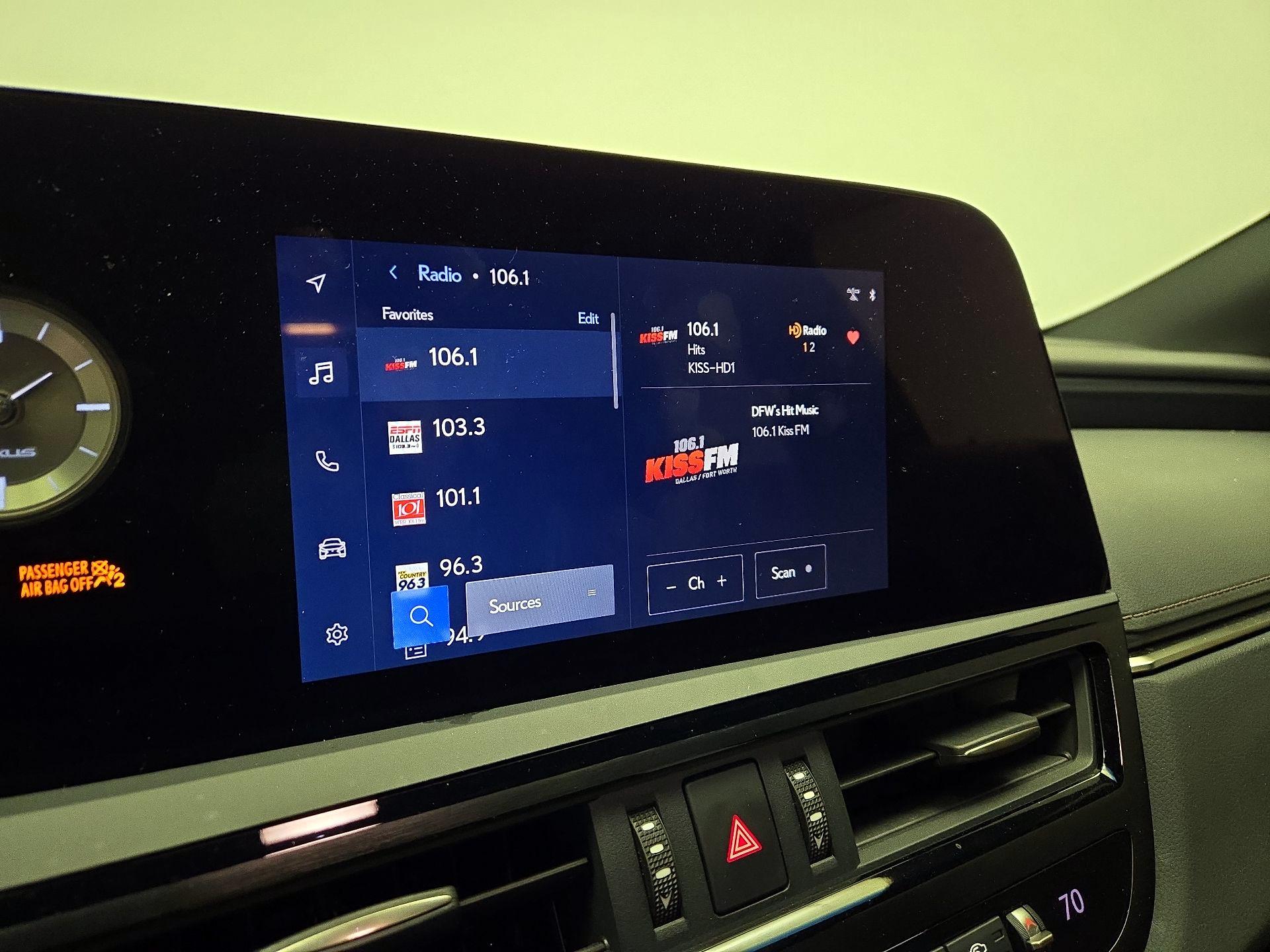 Thumbnail: 2023 Lexus ES - 15