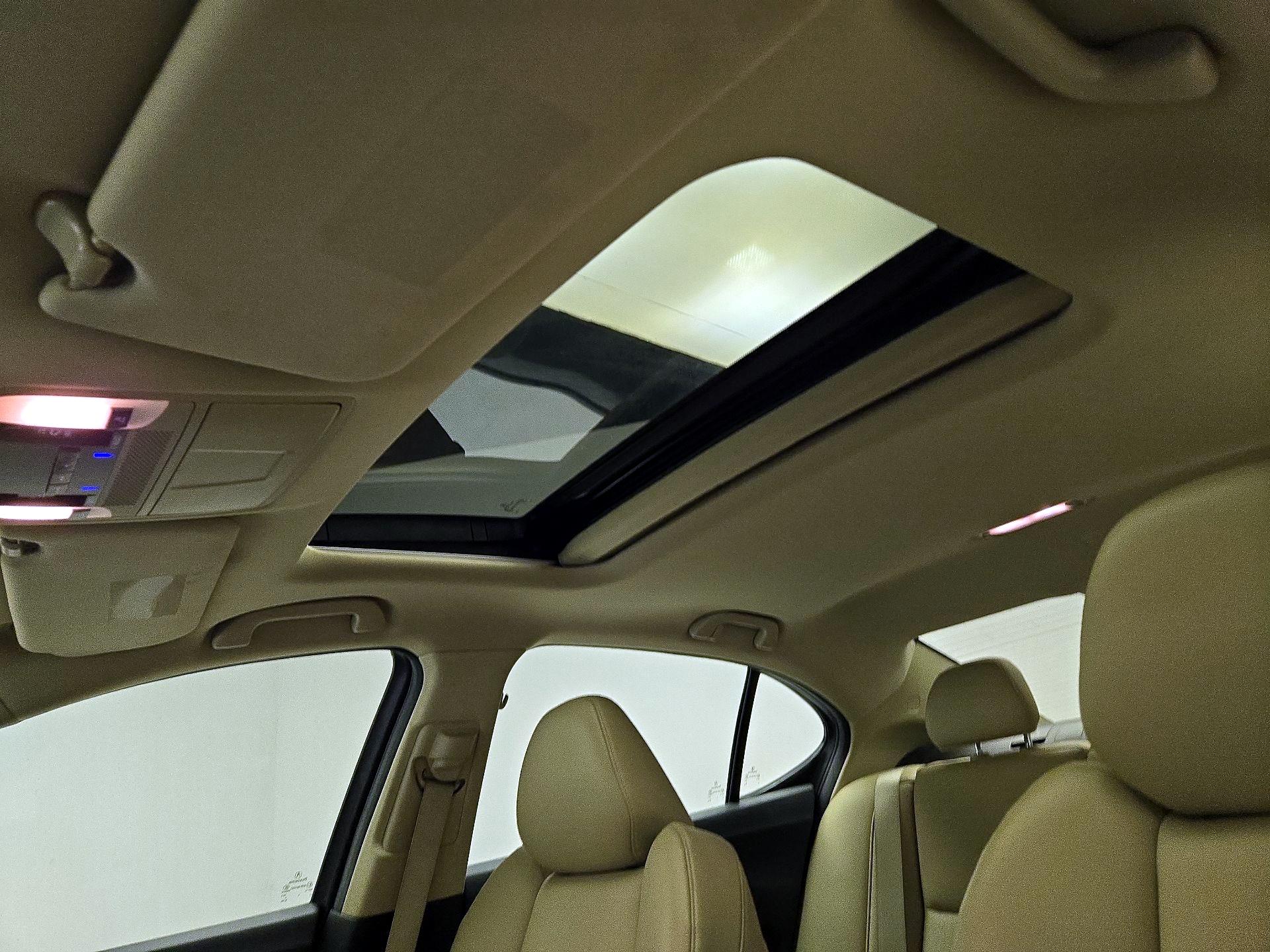 Thumbnail: 2017 Acura TLX - 18