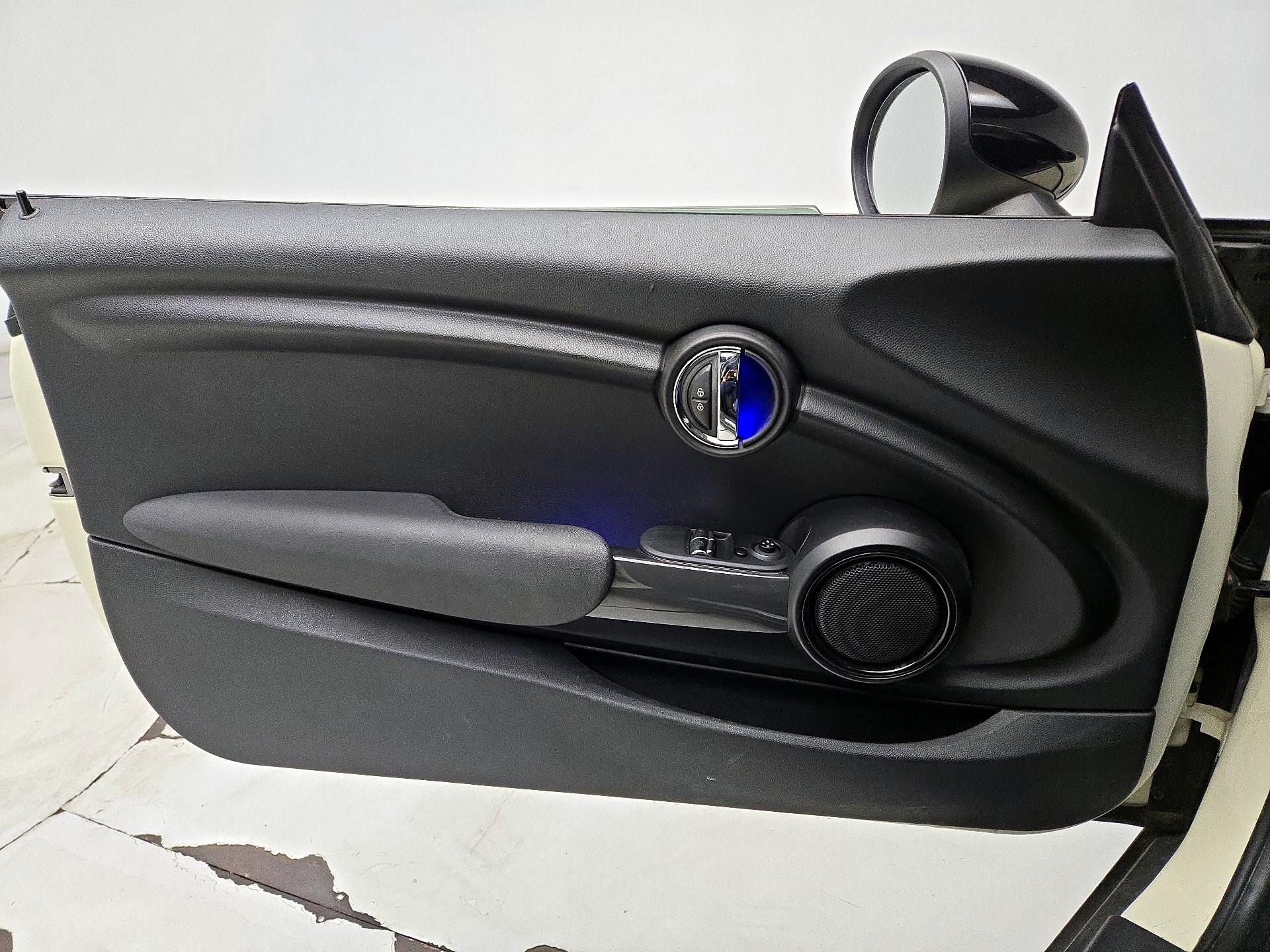 Thumbnail: 2019 MINI Cooper Hardtop - 10