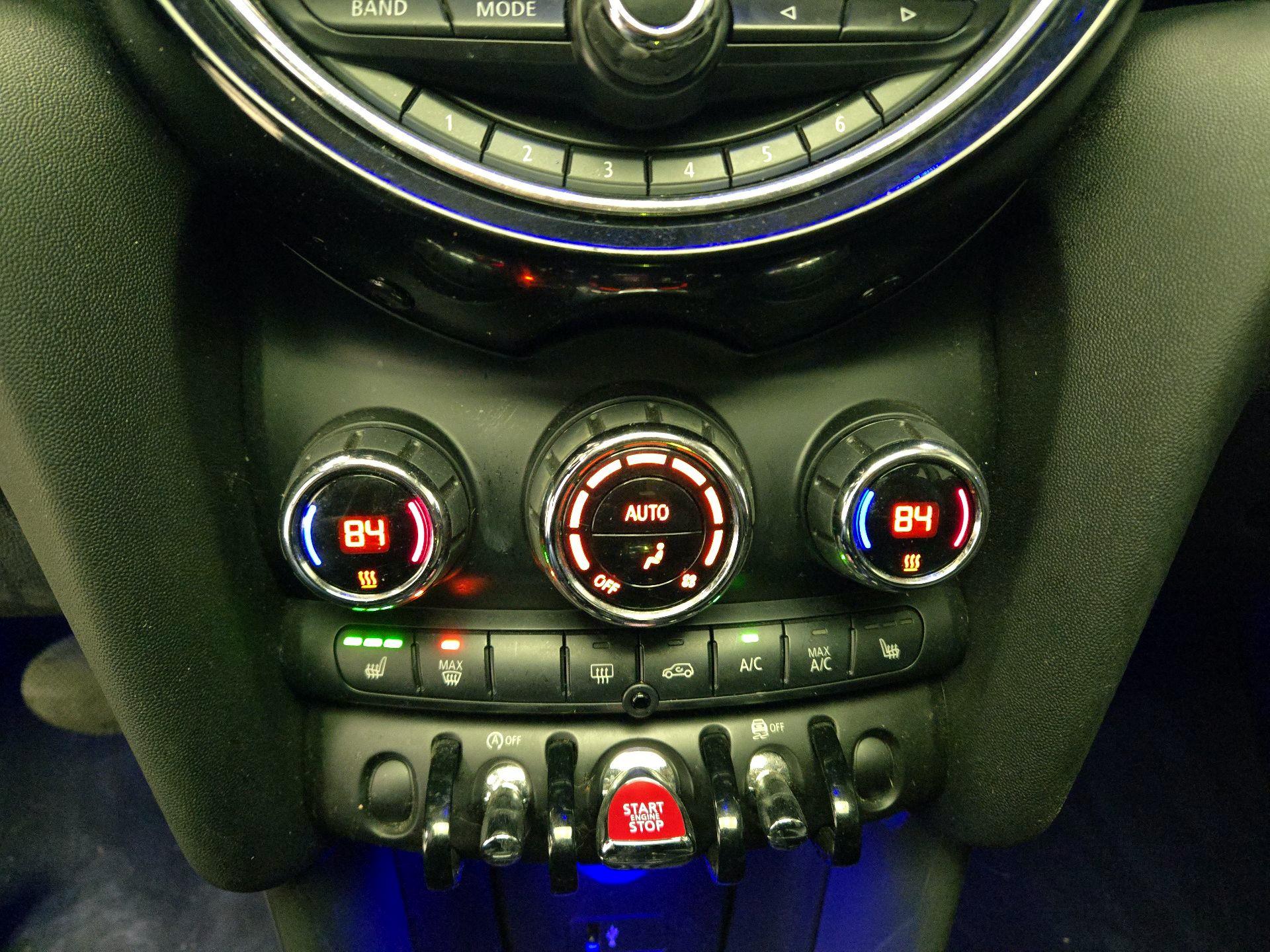 Thumbnail: 2019 MINI Cooper Hardtop - 14