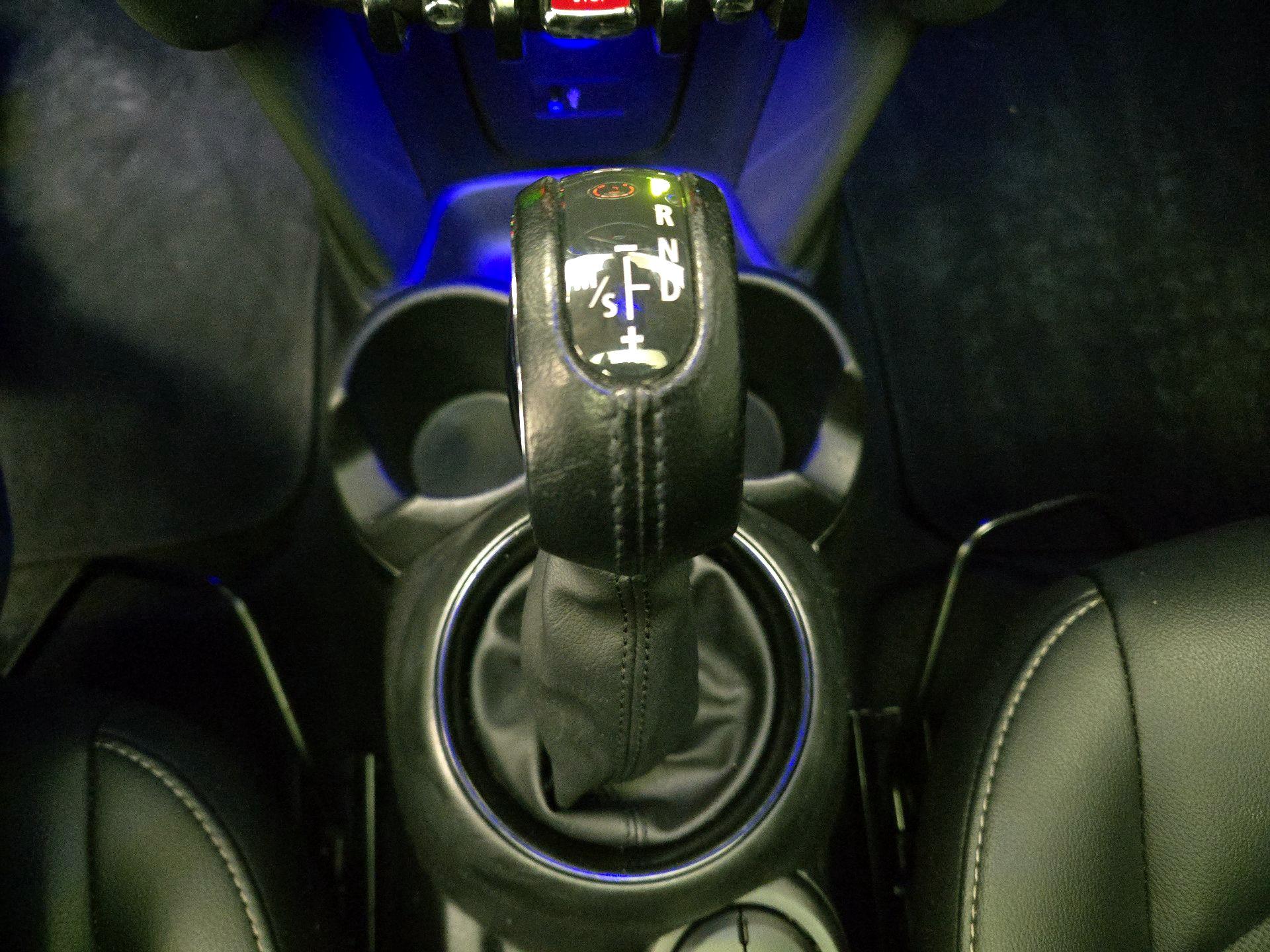 Thumbnail: 2019 MINI Cooper Hardtop - 15