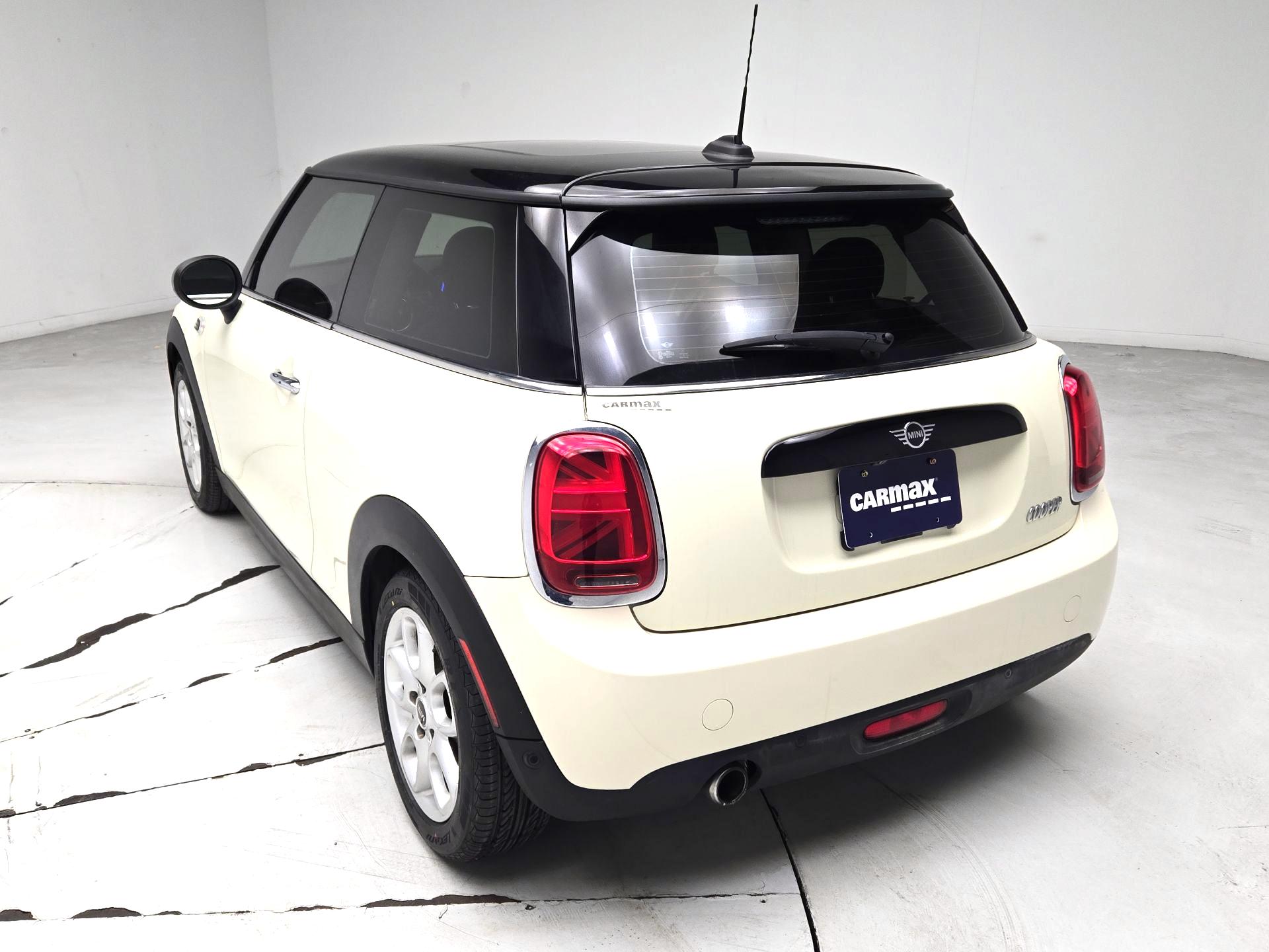 Thumbnail: 2019 MINI Cooper Hardtop - 7
